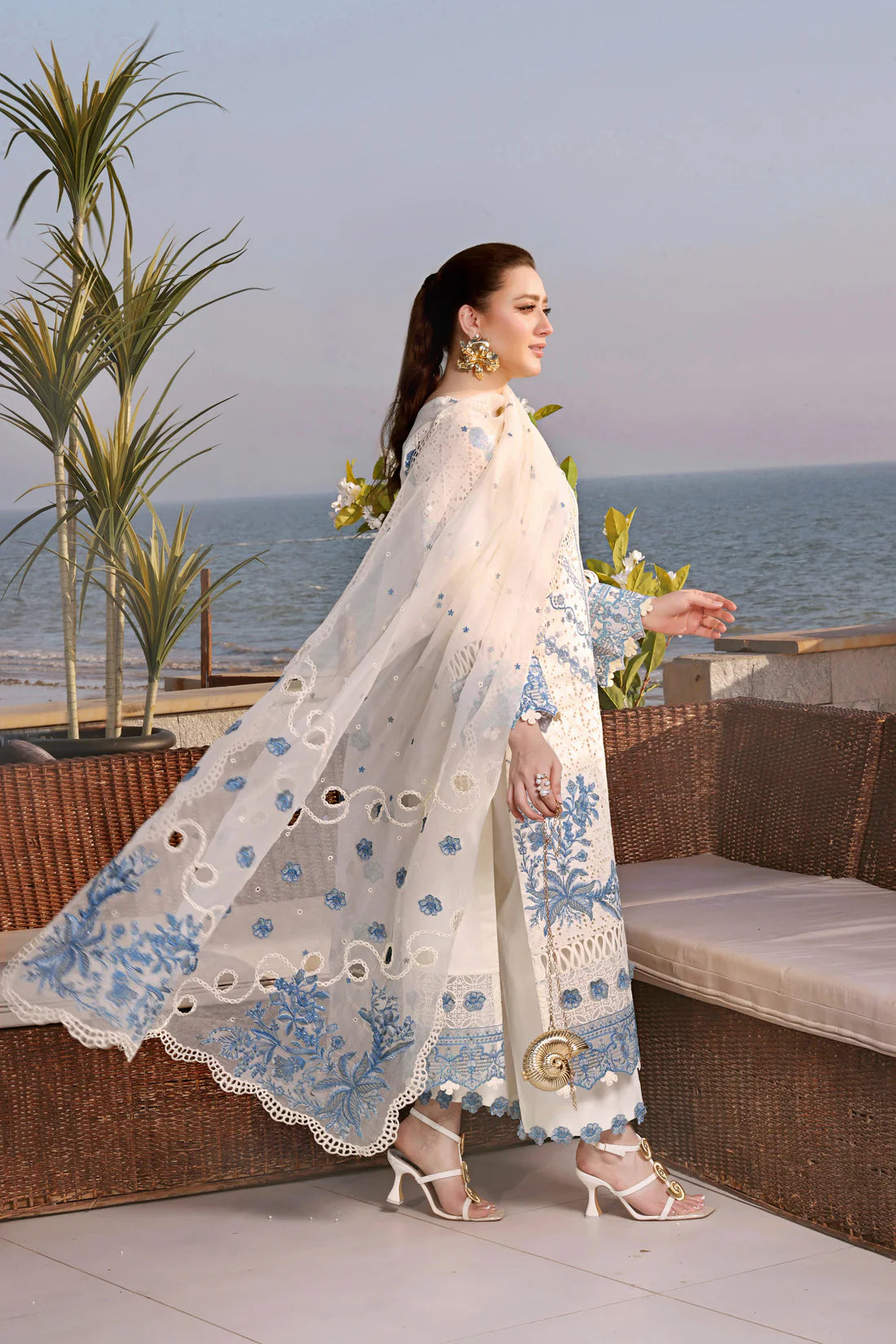 3PC EMBROIDERED LAWN - BG884