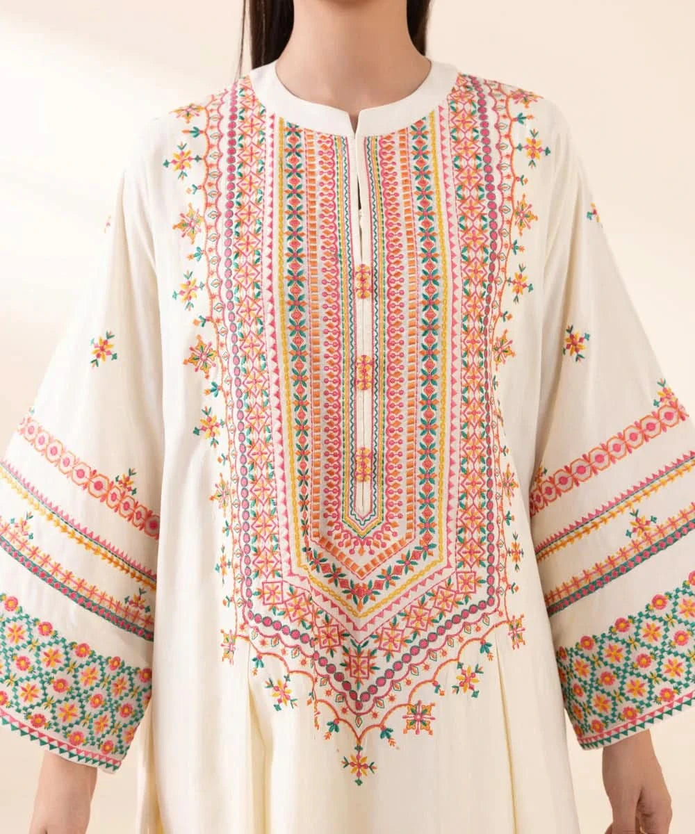 3 PC EMBROIDERED LAWN - BG762