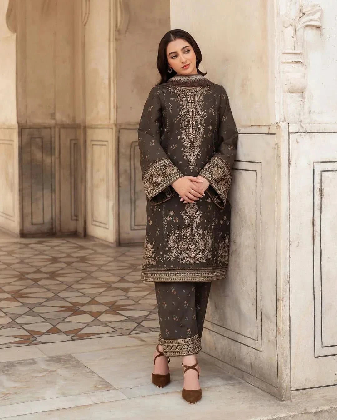 3 PC EMBROIDERED DHANAK SUIT - BG805