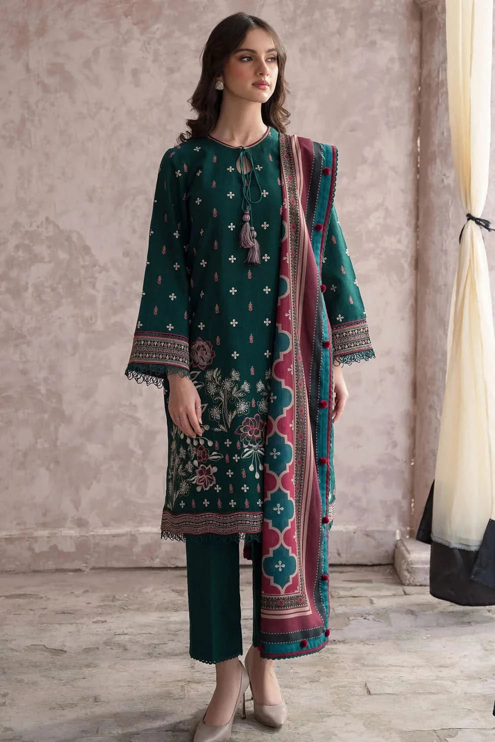 3 PIECE-EMBROIDERED LAWN SUIT-BG561
