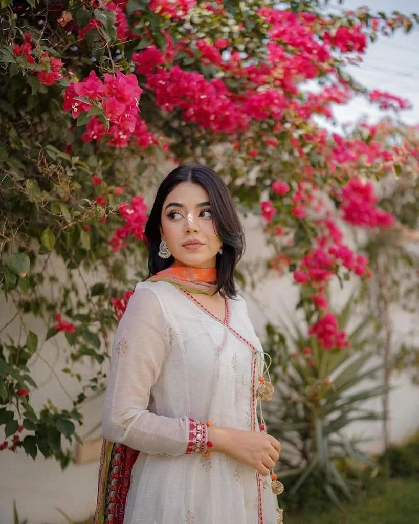 3 PIECE-EMBROIDERED LAWN SUIT-BG567