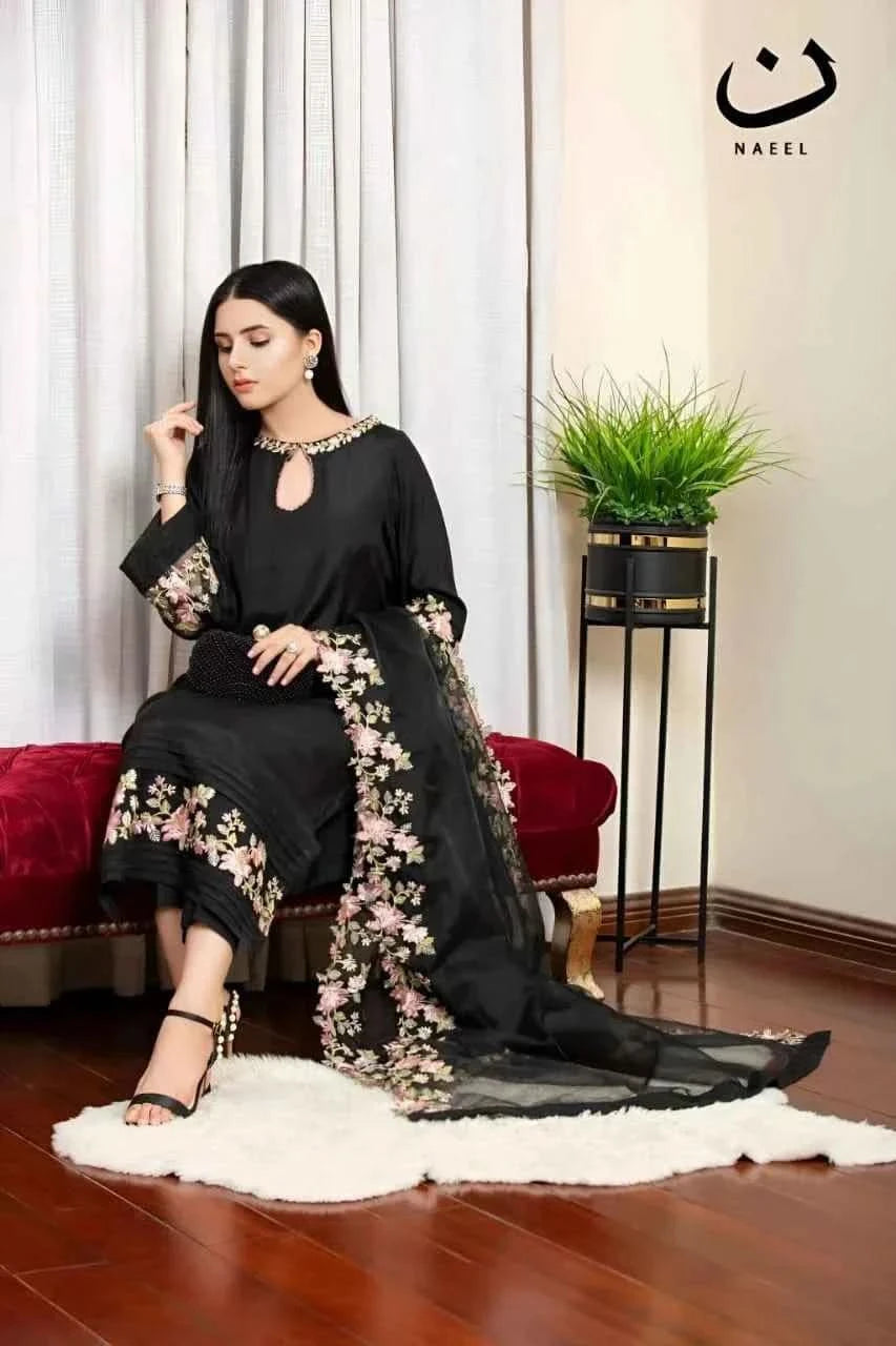 3PC EMBROIDERED LAWN SUIT - BG607