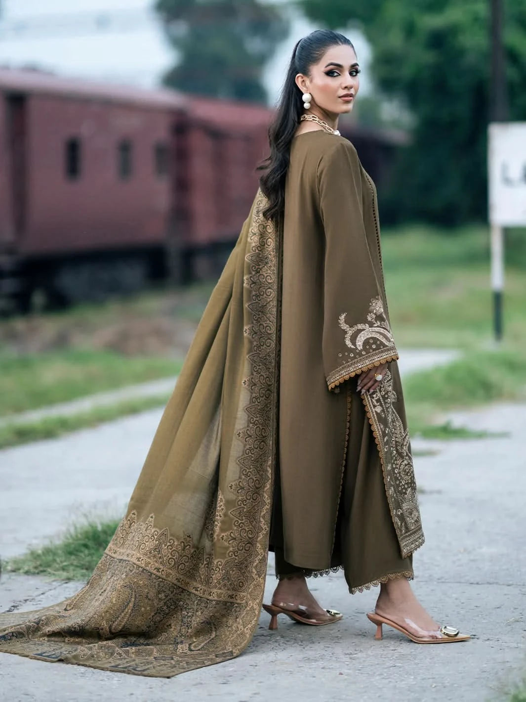 AANGEN DHANAK - BG610