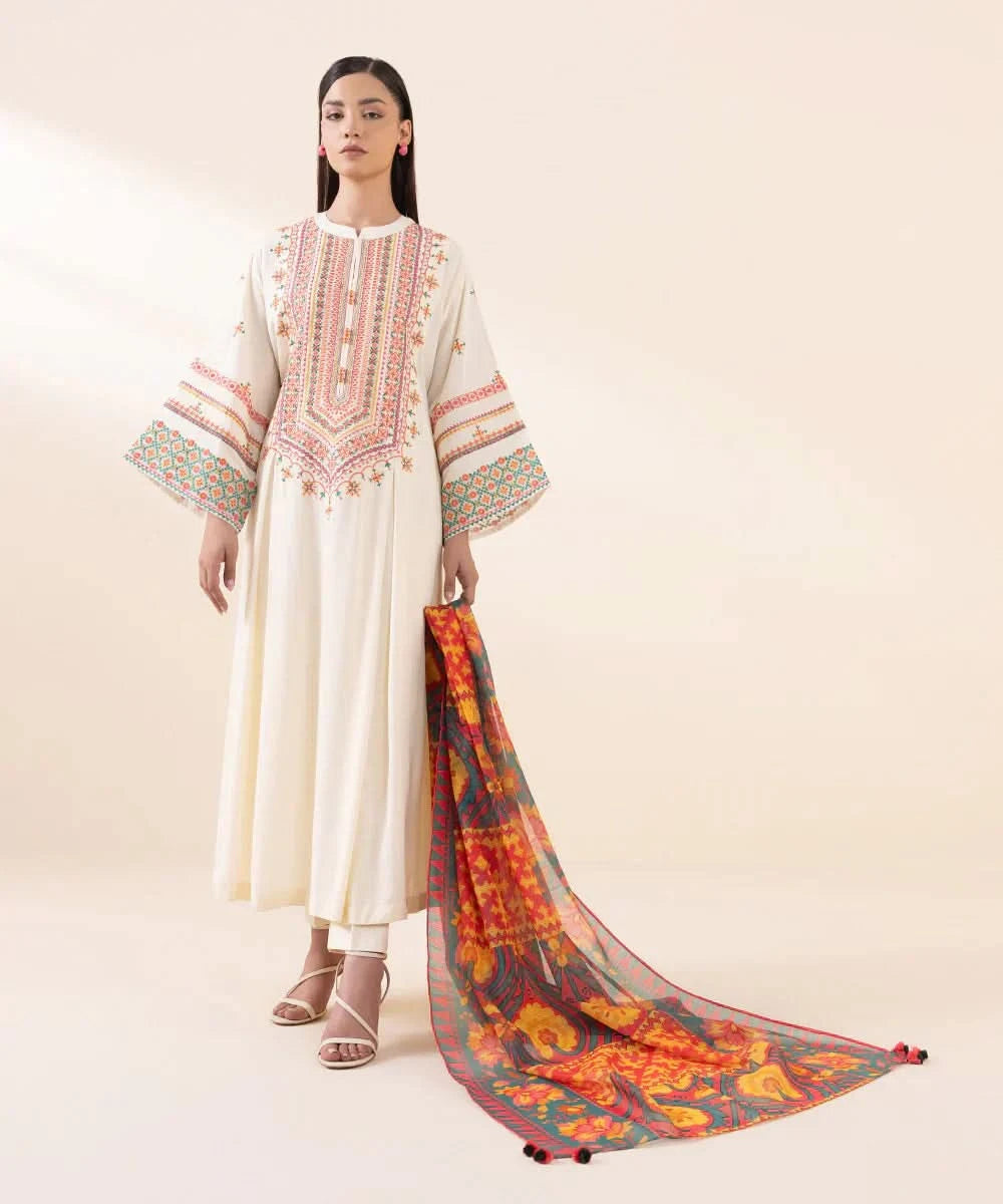 3 PC EMBROIDERED LAWN - BG762