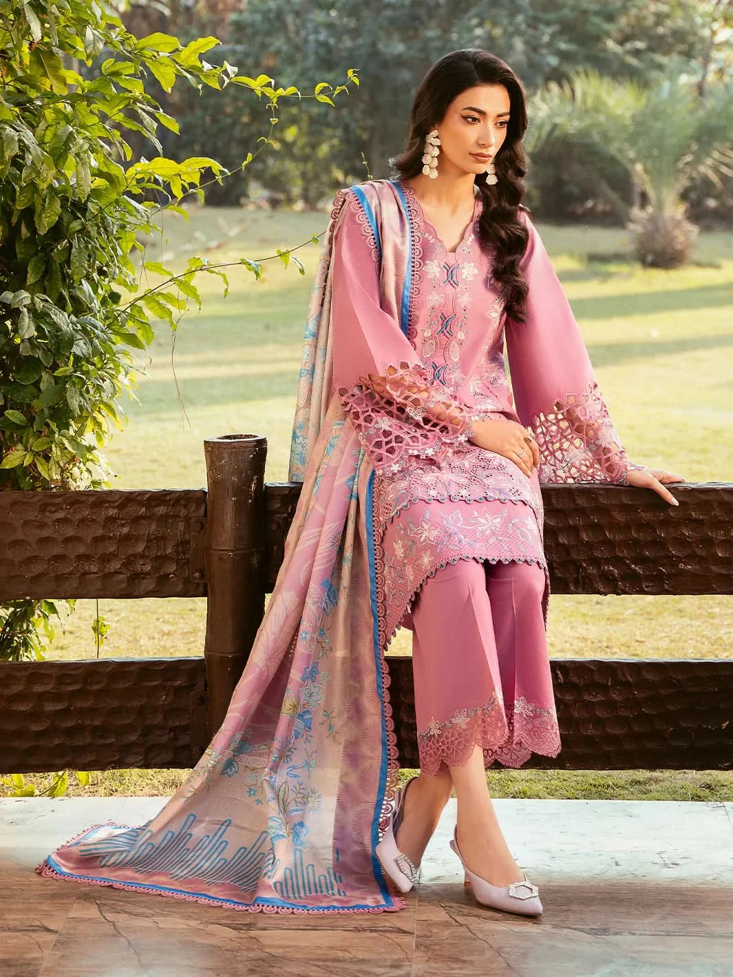 3 PC EMBROIDERED DHANAK SUIT - BG809