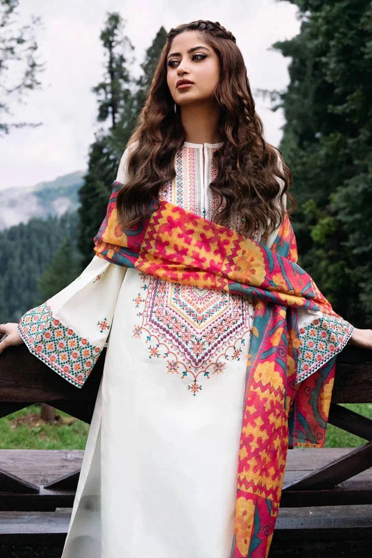 3 PC EMBROIDERED LAWN - BG762