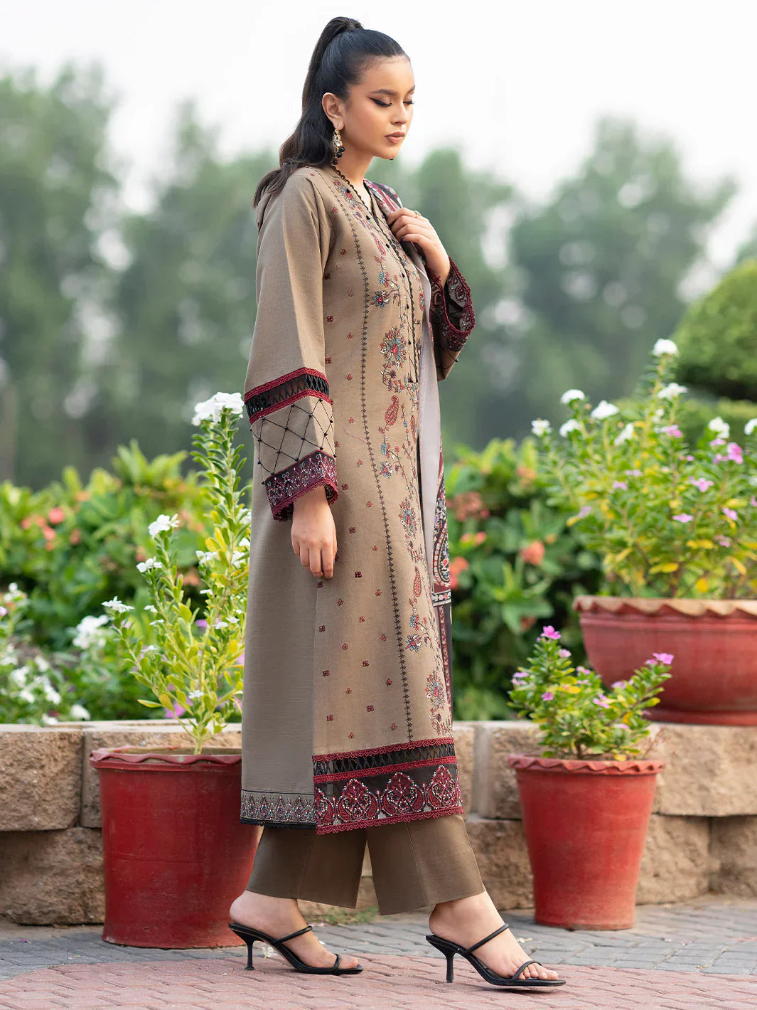 3 PC EMBROIDERED DHANAK SUIT -BG593