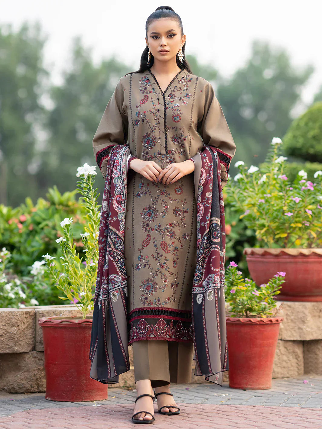 3 PC EMBROIDERED DHANAK SUIT -BG593