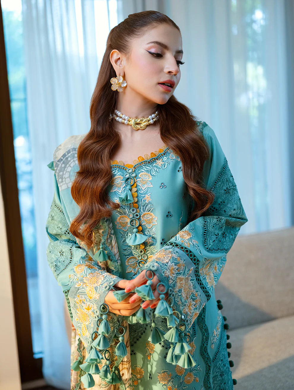 3 PC EMBROIDERED DHANAK SUIT - BG900
