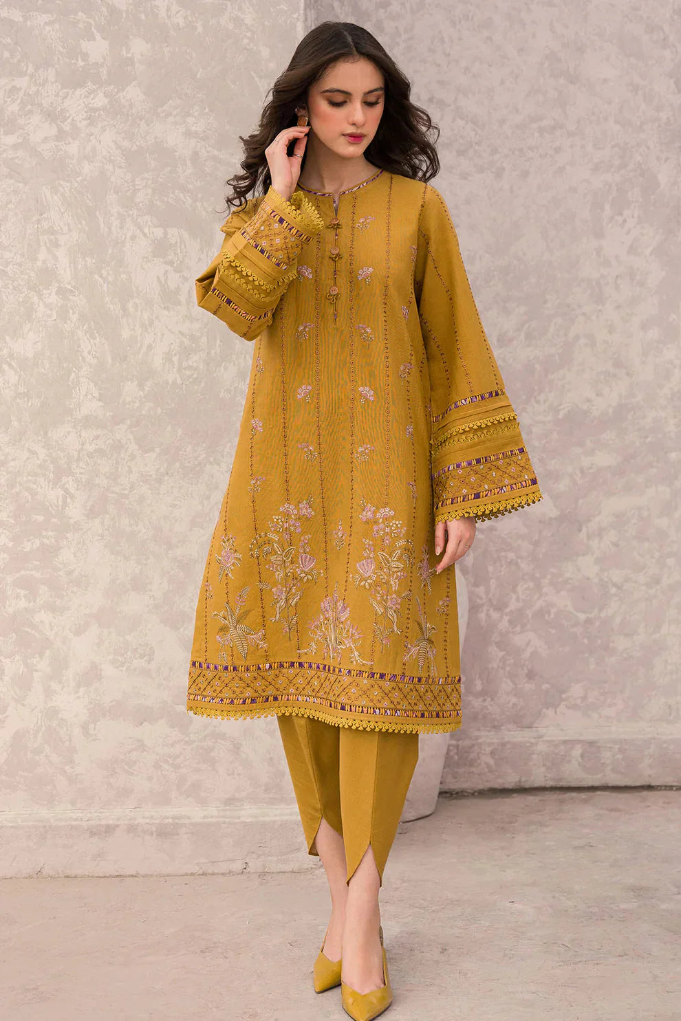 3 PIECE-EMBROIDERED LAWN SUIT-BG543