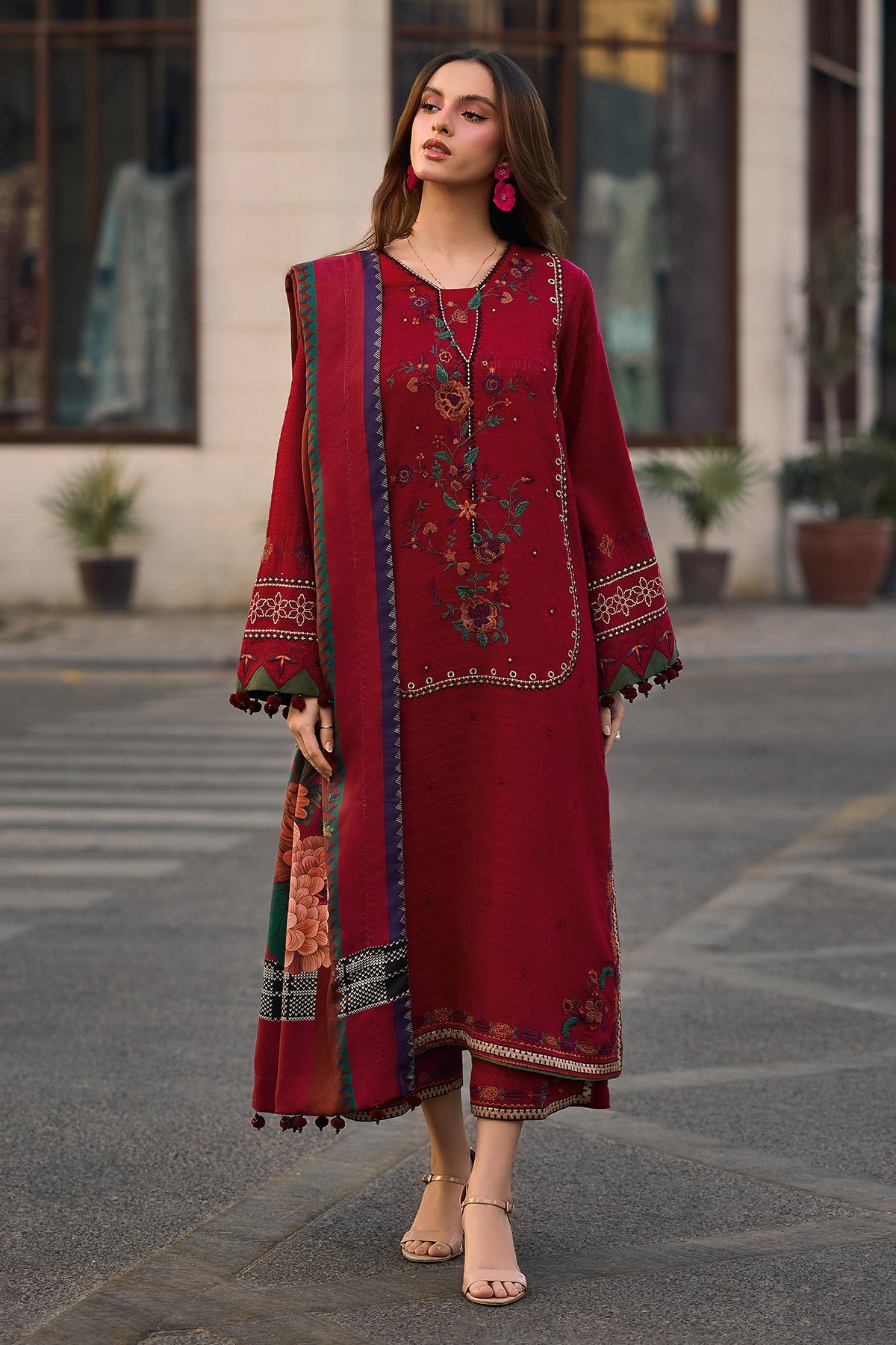 3PC EMBROIDERED LAWN SUIT - BG890