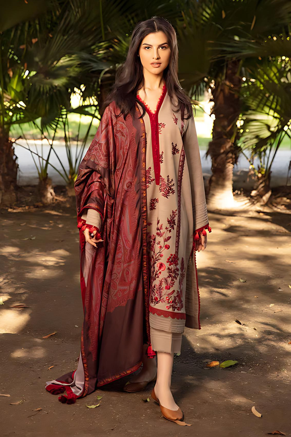 3 PIECE-EMBROIDERED LAWN SUIT-BG563