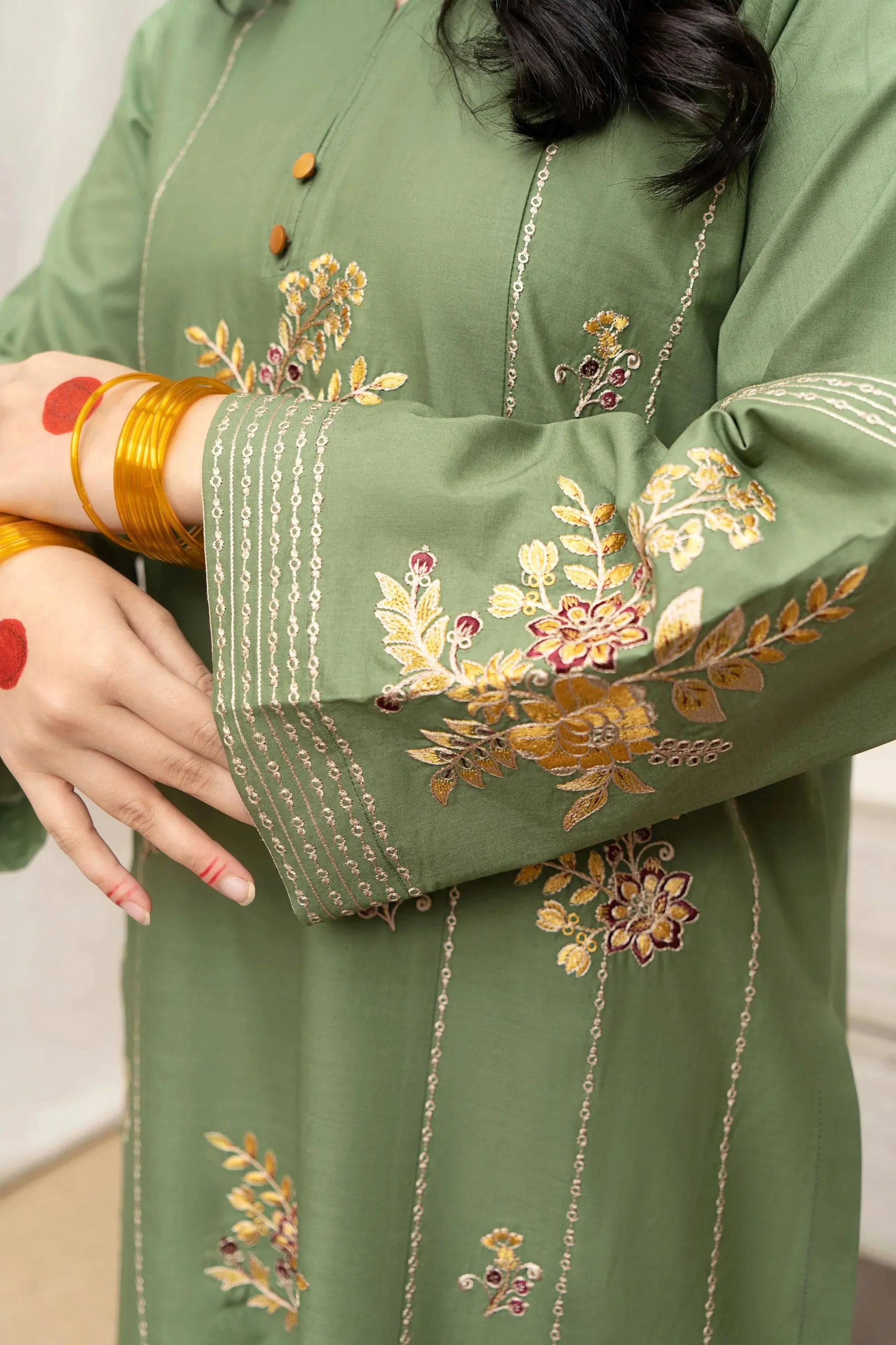 3PC EMBROIDERED LAWN SUIT - BG601