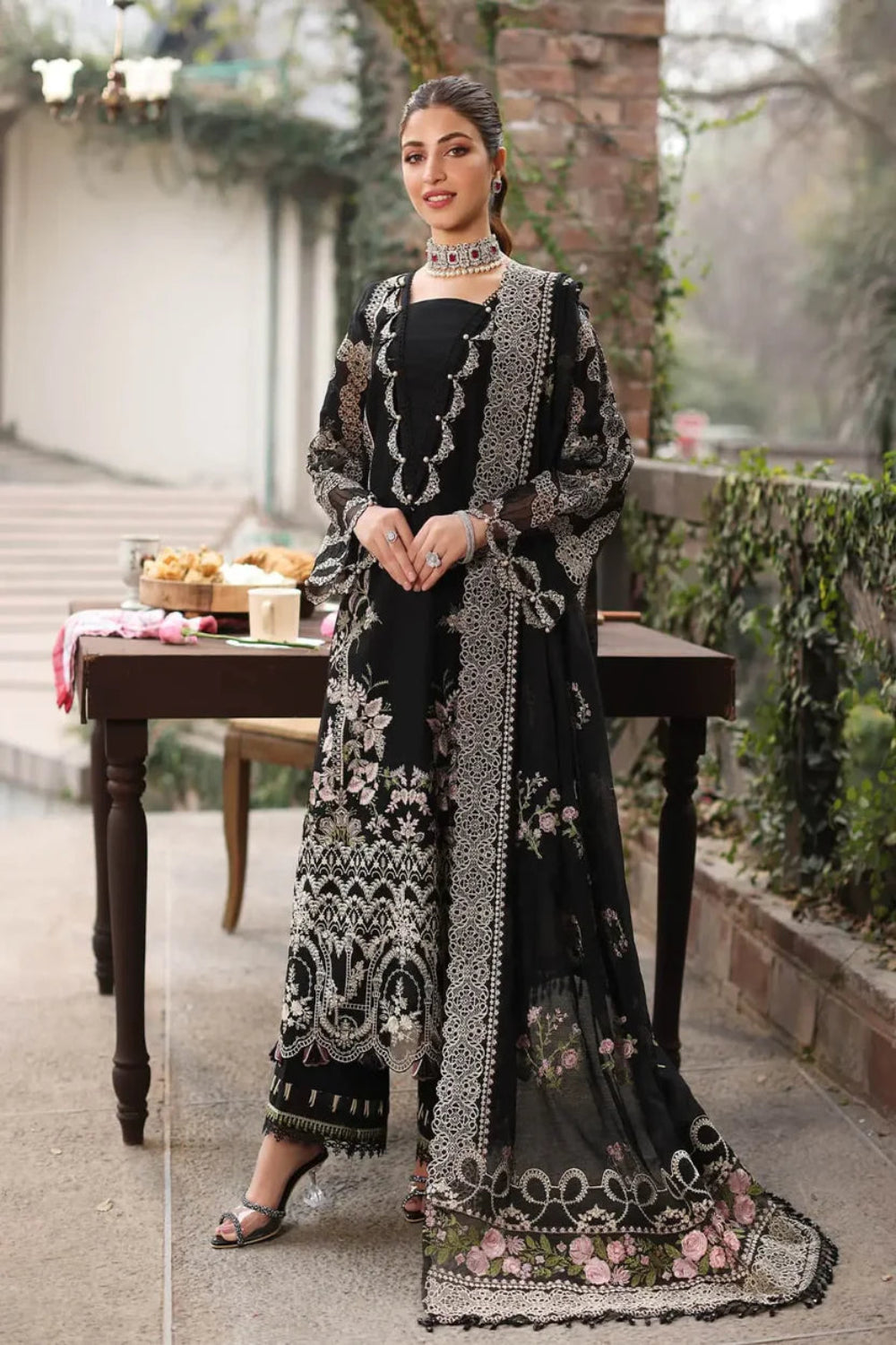 3PC EMBROIDERED LAWN SUIT - BG887
