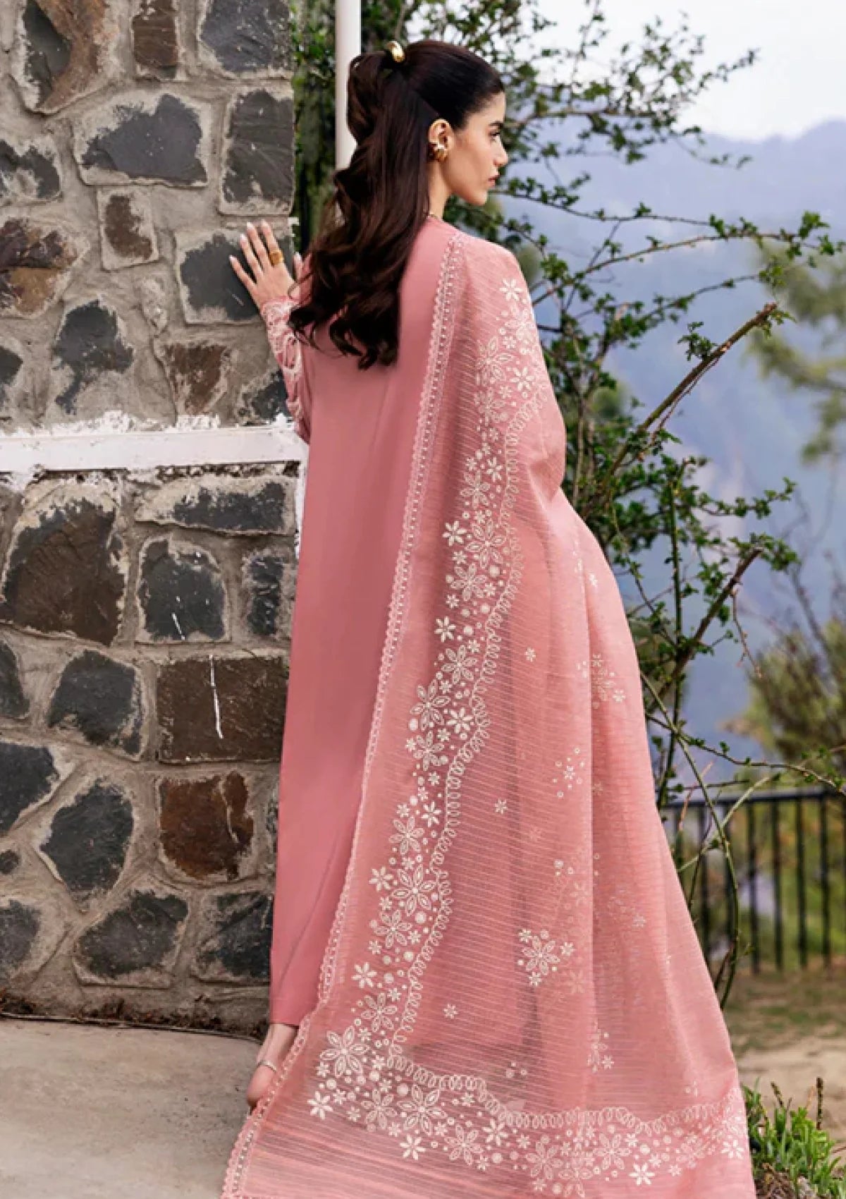 3 PC EMBROIDERD LAWN SUIT - BG873