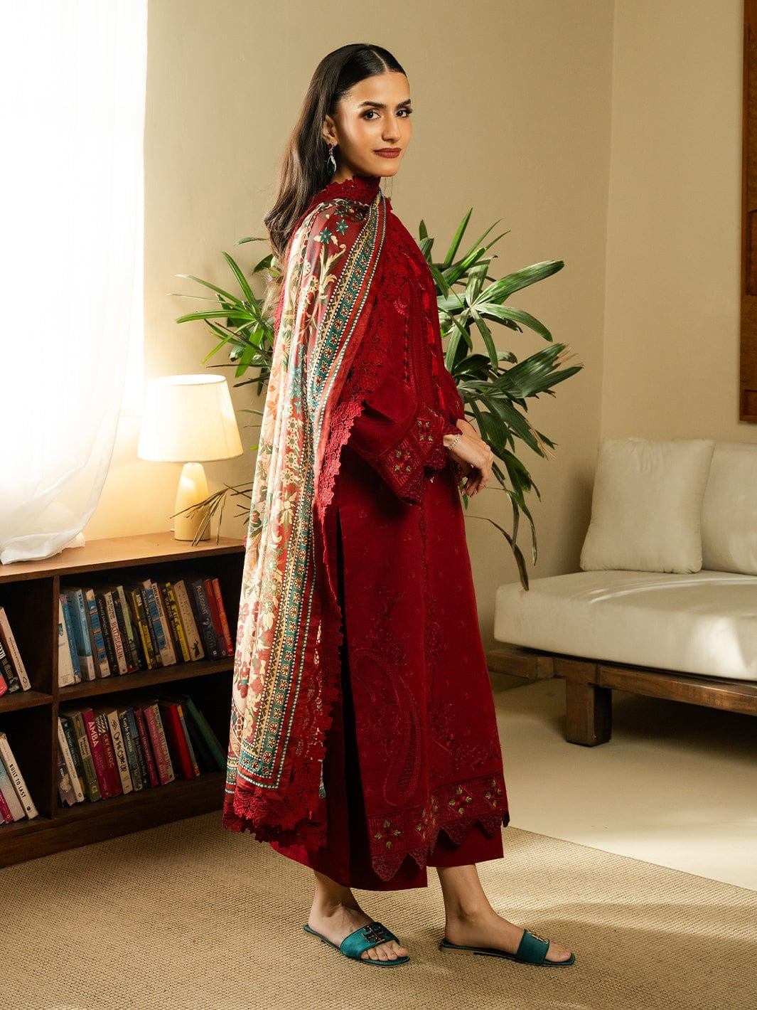 3PC EMBROIDERED LAWN SUIT - BG882