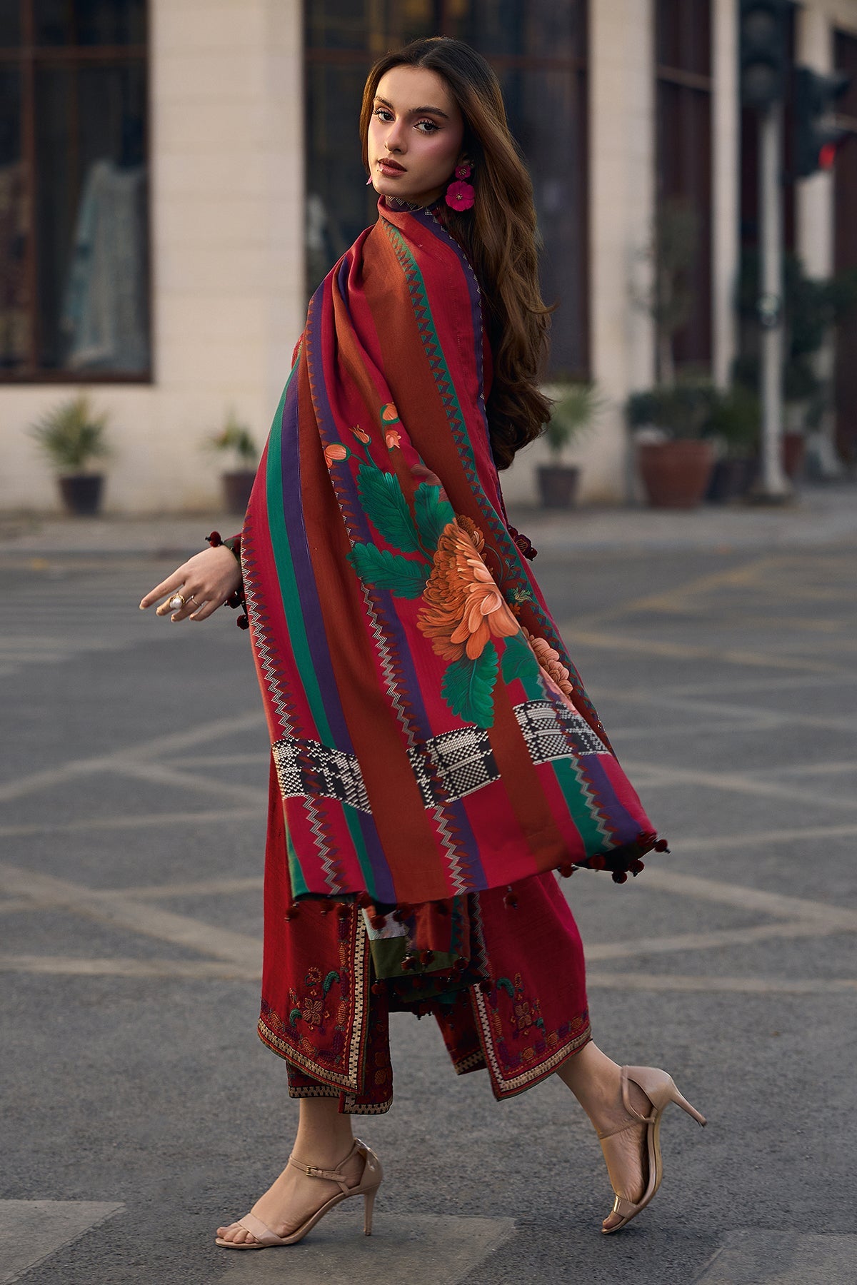 3PC EMBROIDERED LAWN SUIT - BG890