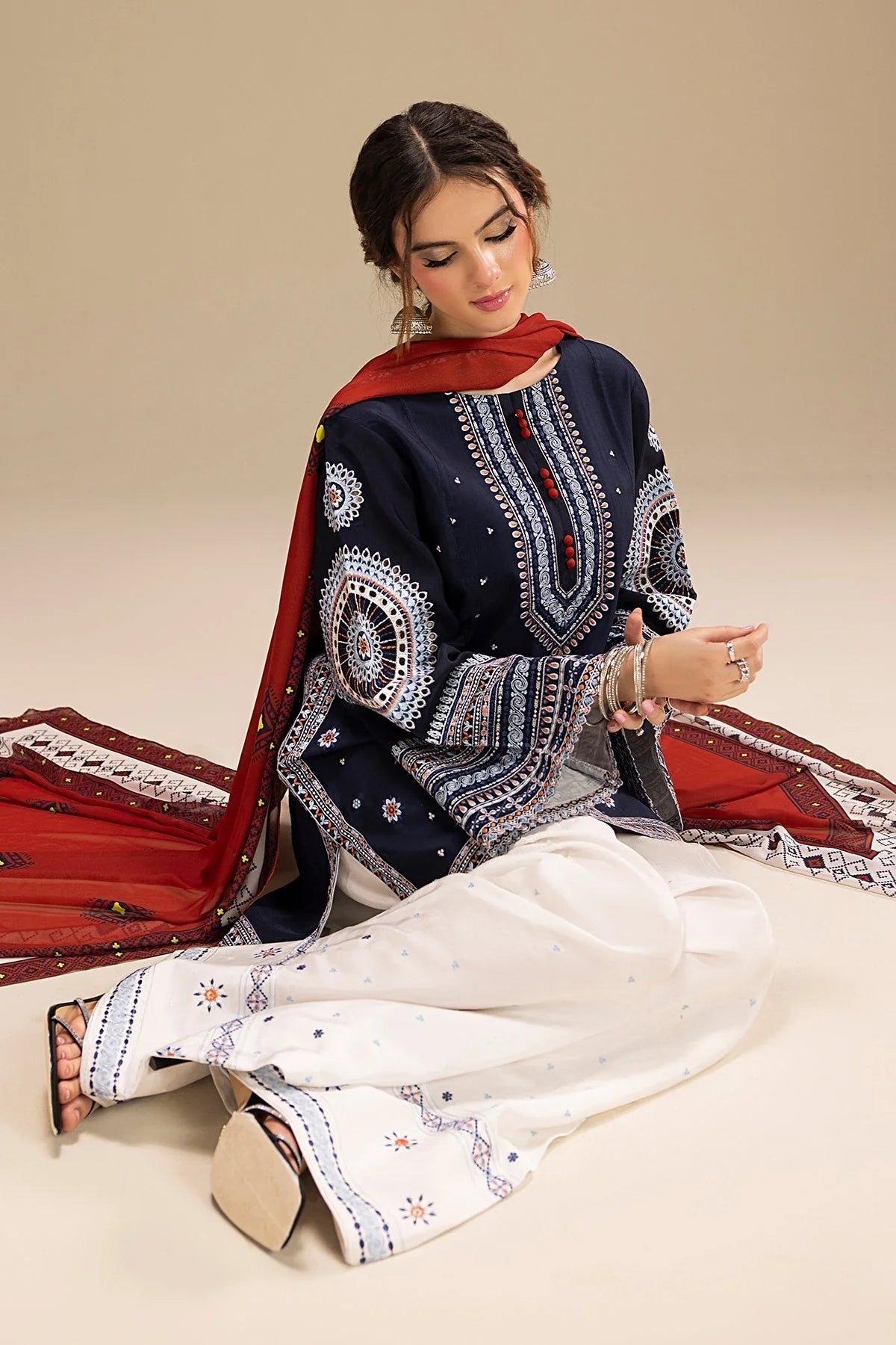 3PC EMBROIDERED DHANAK SUIT - BG636