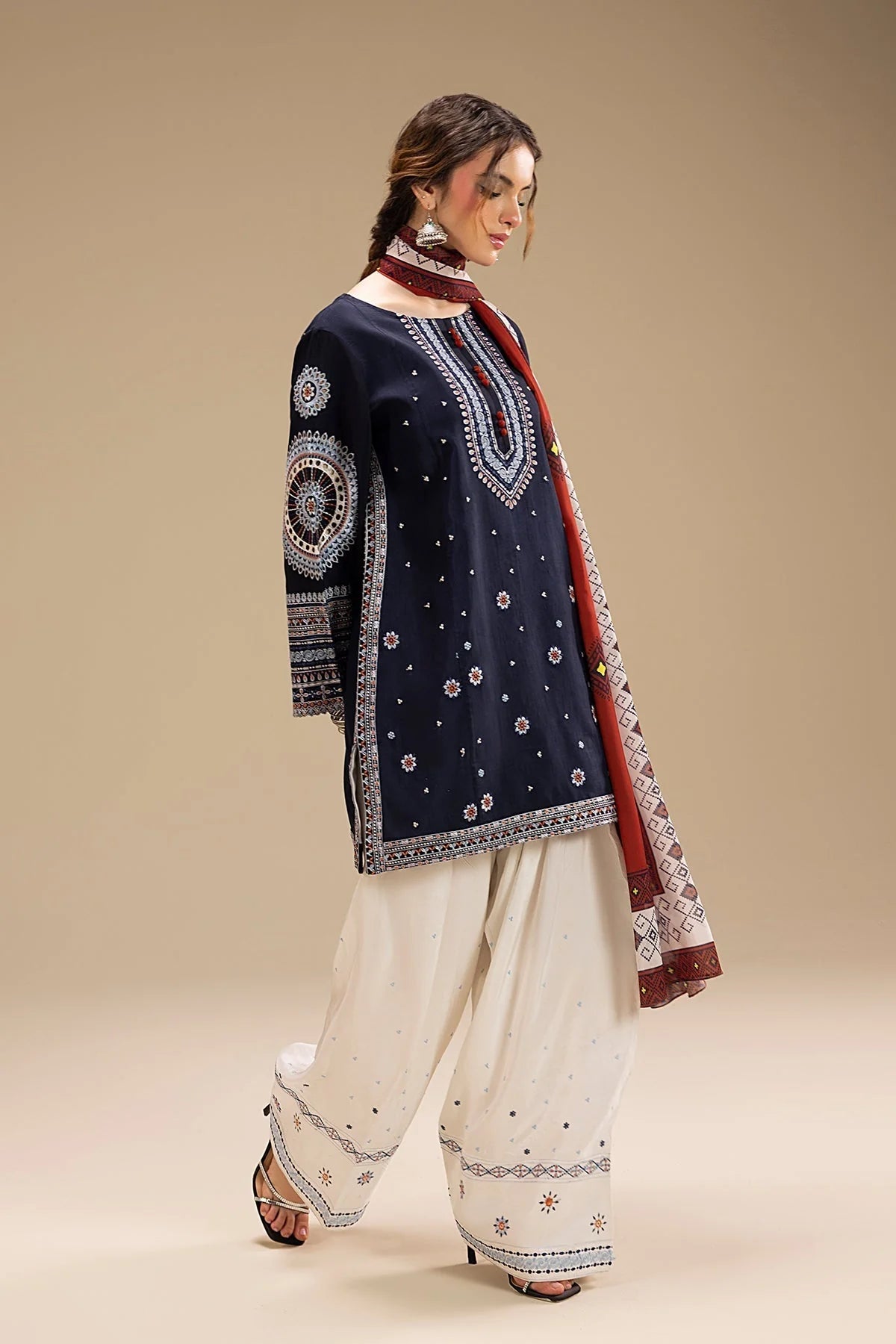 3PC EMBROIDERED DHANAK SUIT - BG636