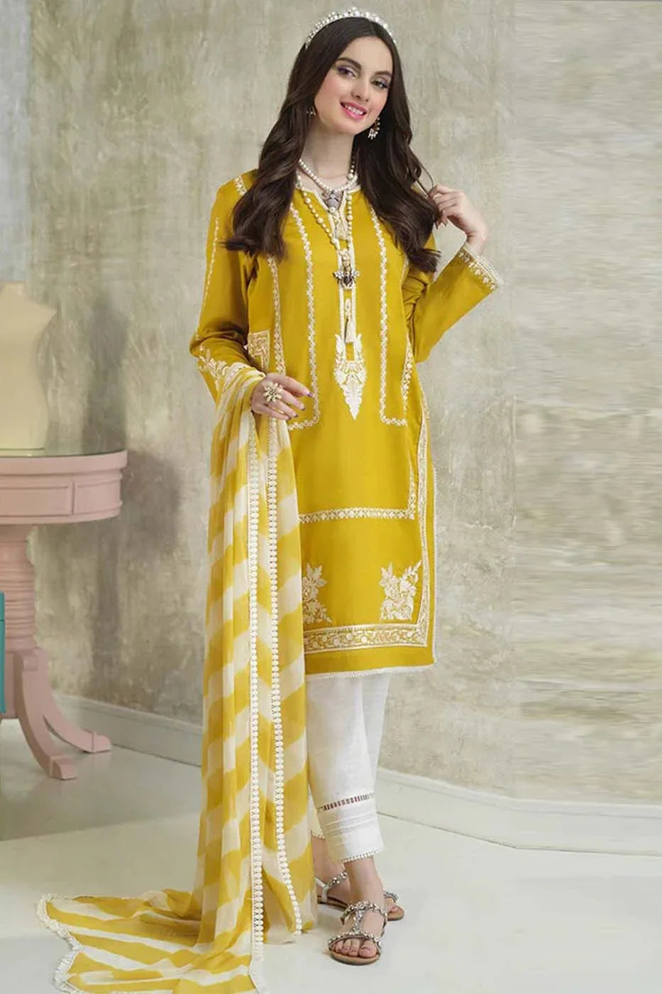 AJOD-28 EMBROIDERED LAWN 3 PCS-BG549