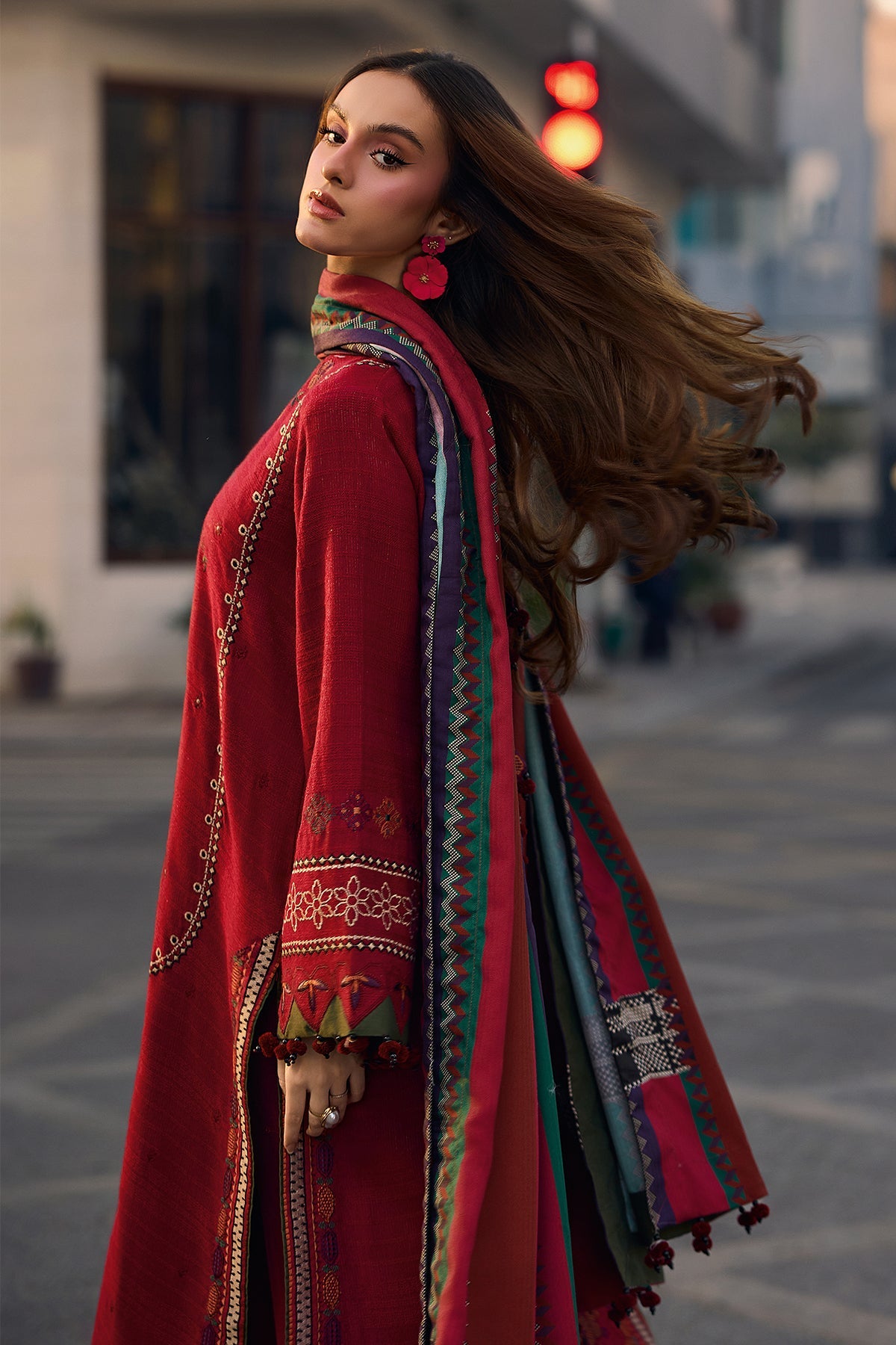 3PC EMBROIDERED LAWN SUIT - BG890