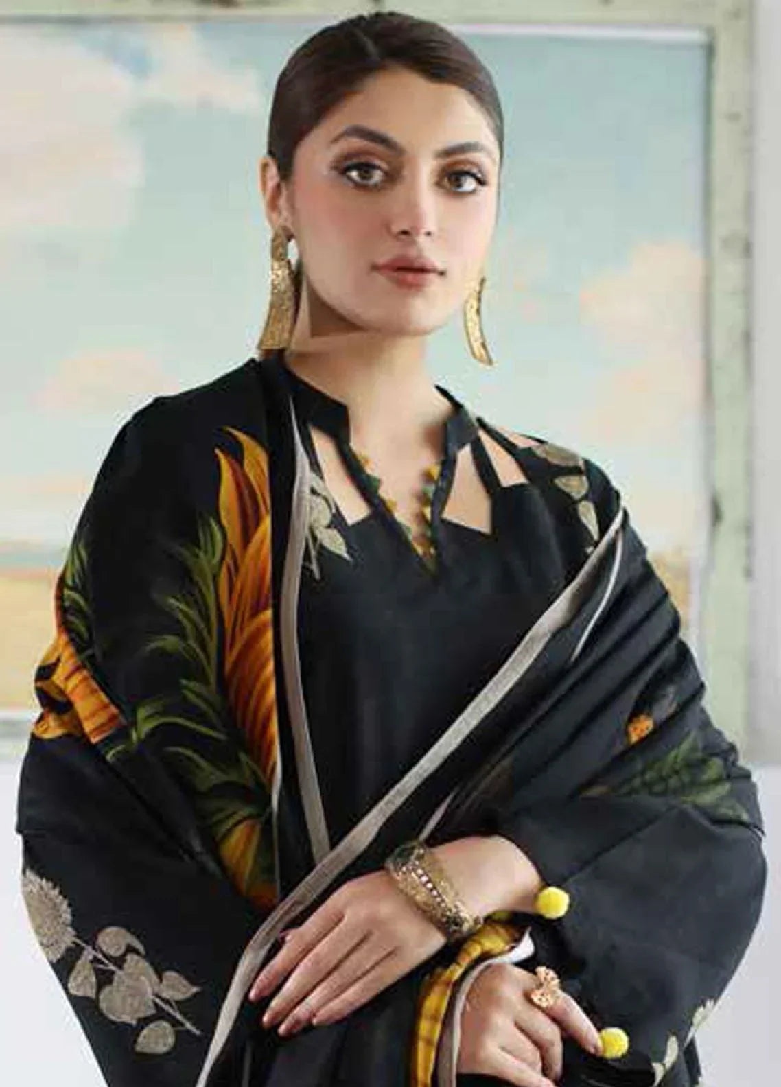 3 PIECE-EMBROIDERED LAWN SUIT-BG540