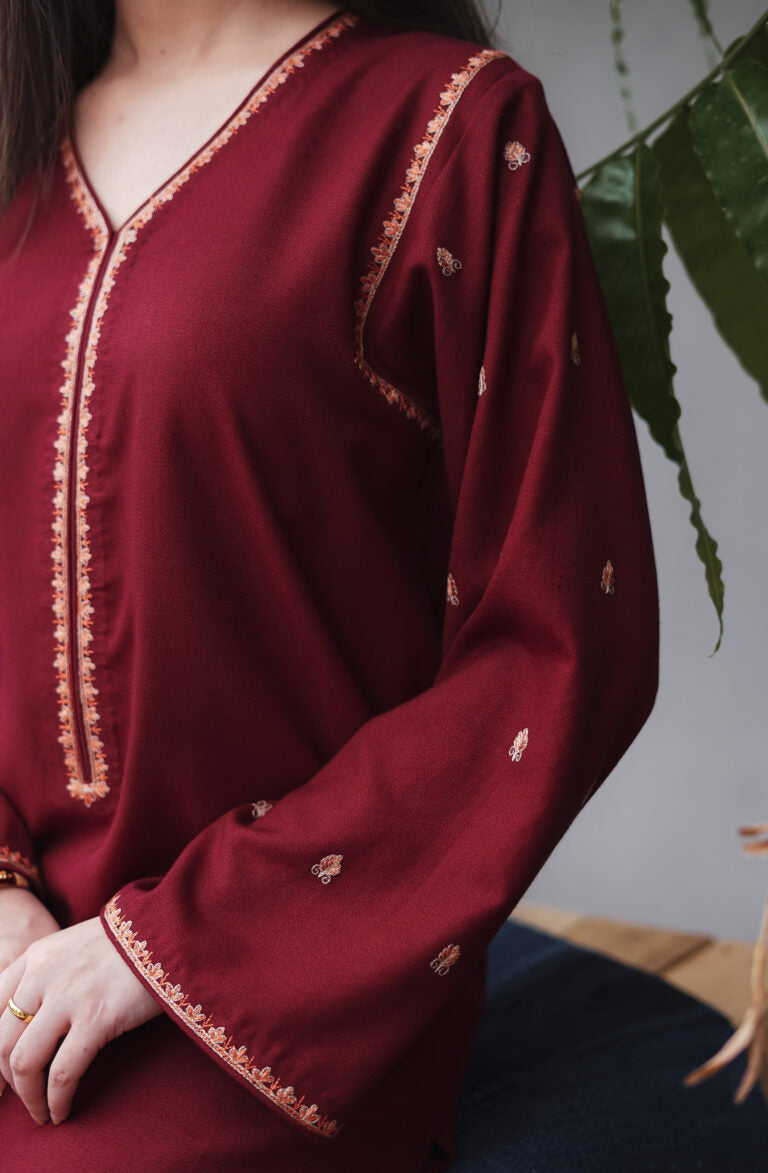 MAROON-BG105