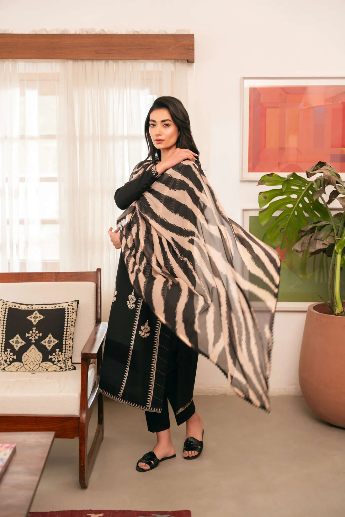 3 PC EMBROIDERED DHANAK SUIT - BG808