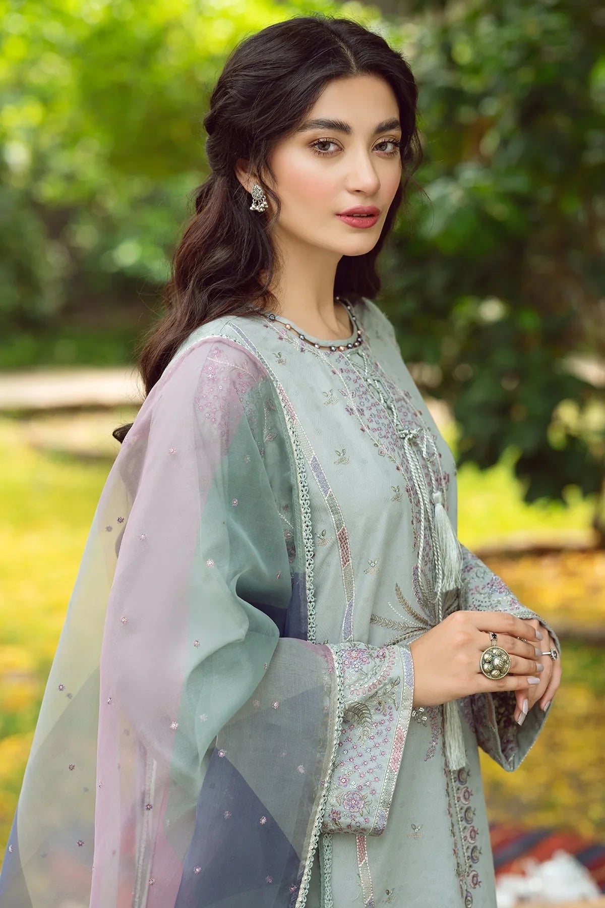 3 PIECE-EMBROIDERED LAWN SUIT-BG557