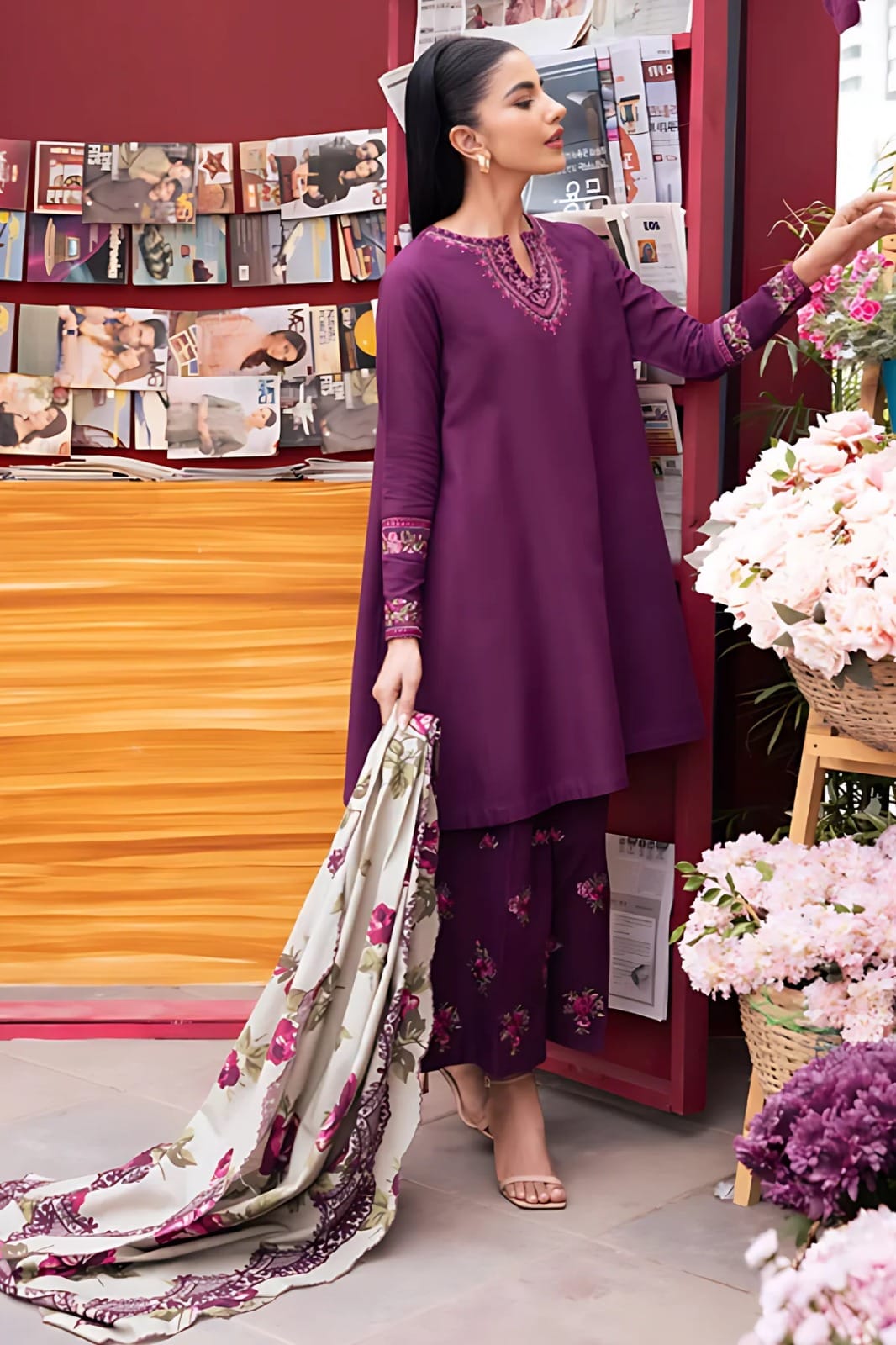 EMBROIDERED LAWN 3PC SUIT-BG820
