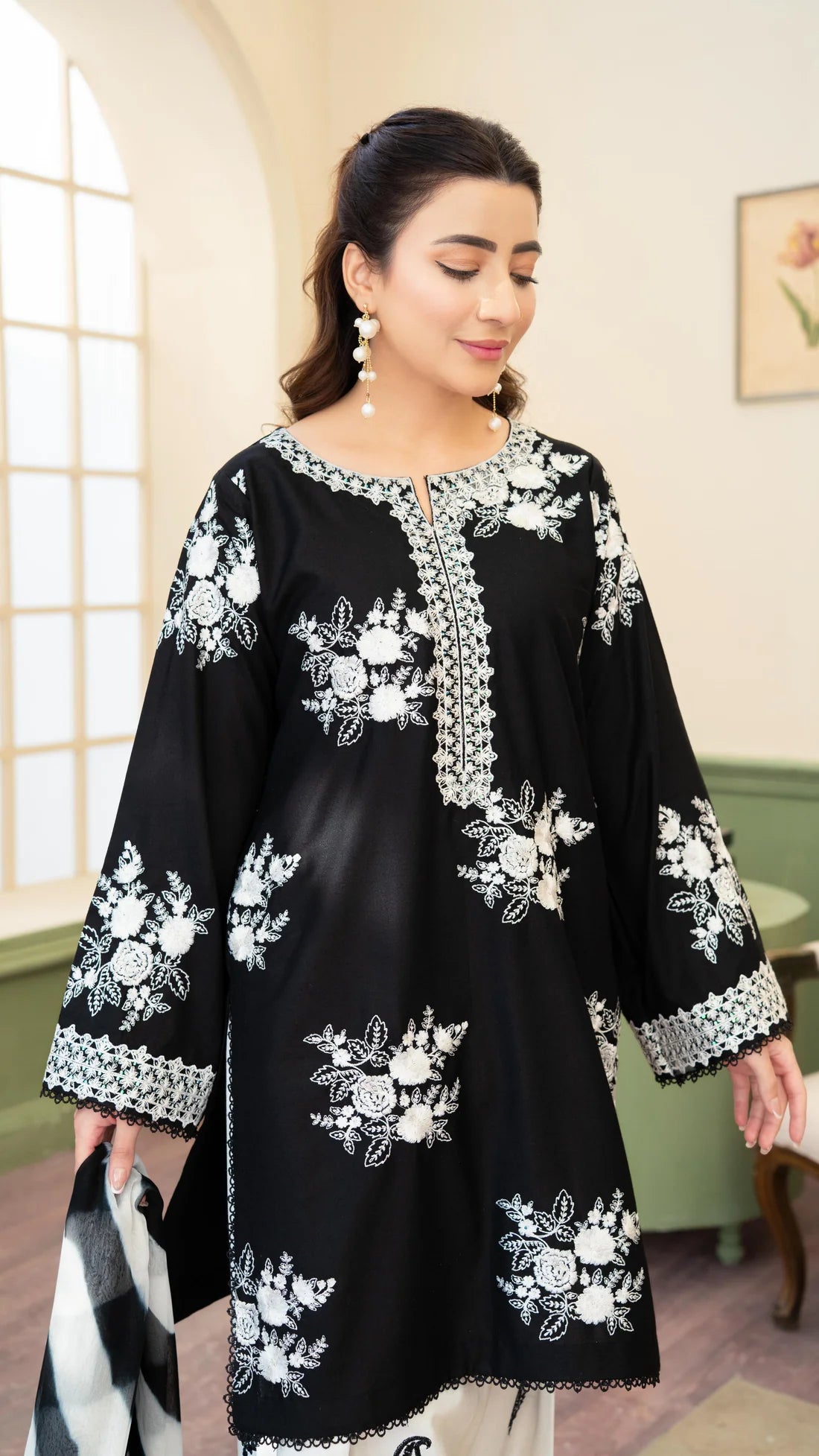 3PC EMBROIDERED SUIT - BG897