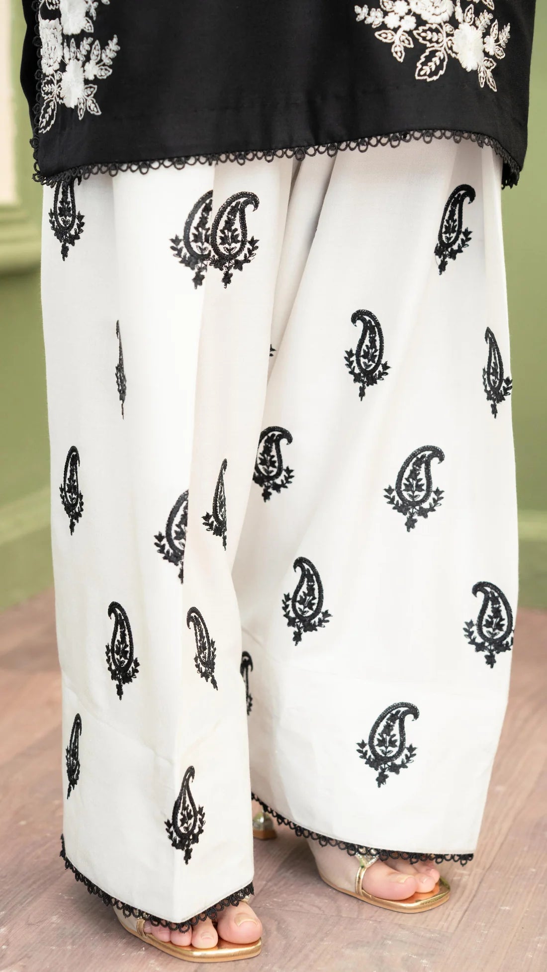 3PC EMBROIDERED SUIT - BG897