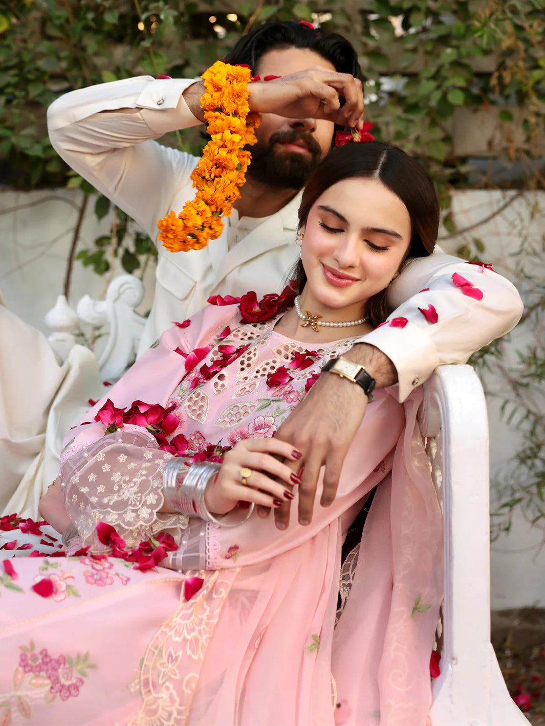 3PC EMBROIDERED LAWN SUIT - BG894