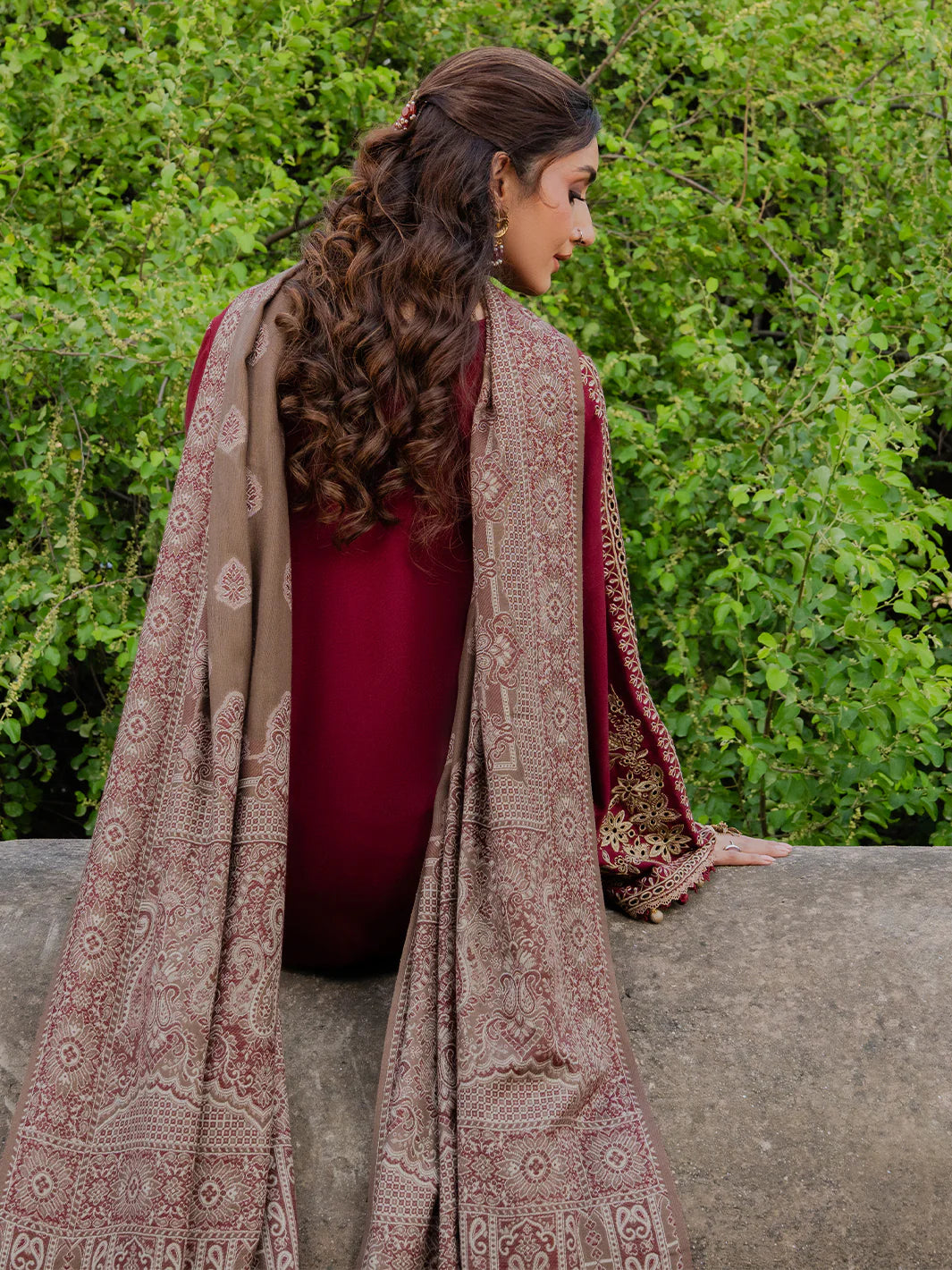 3 PC EMBROIDERED LAWN SUIT - BG851