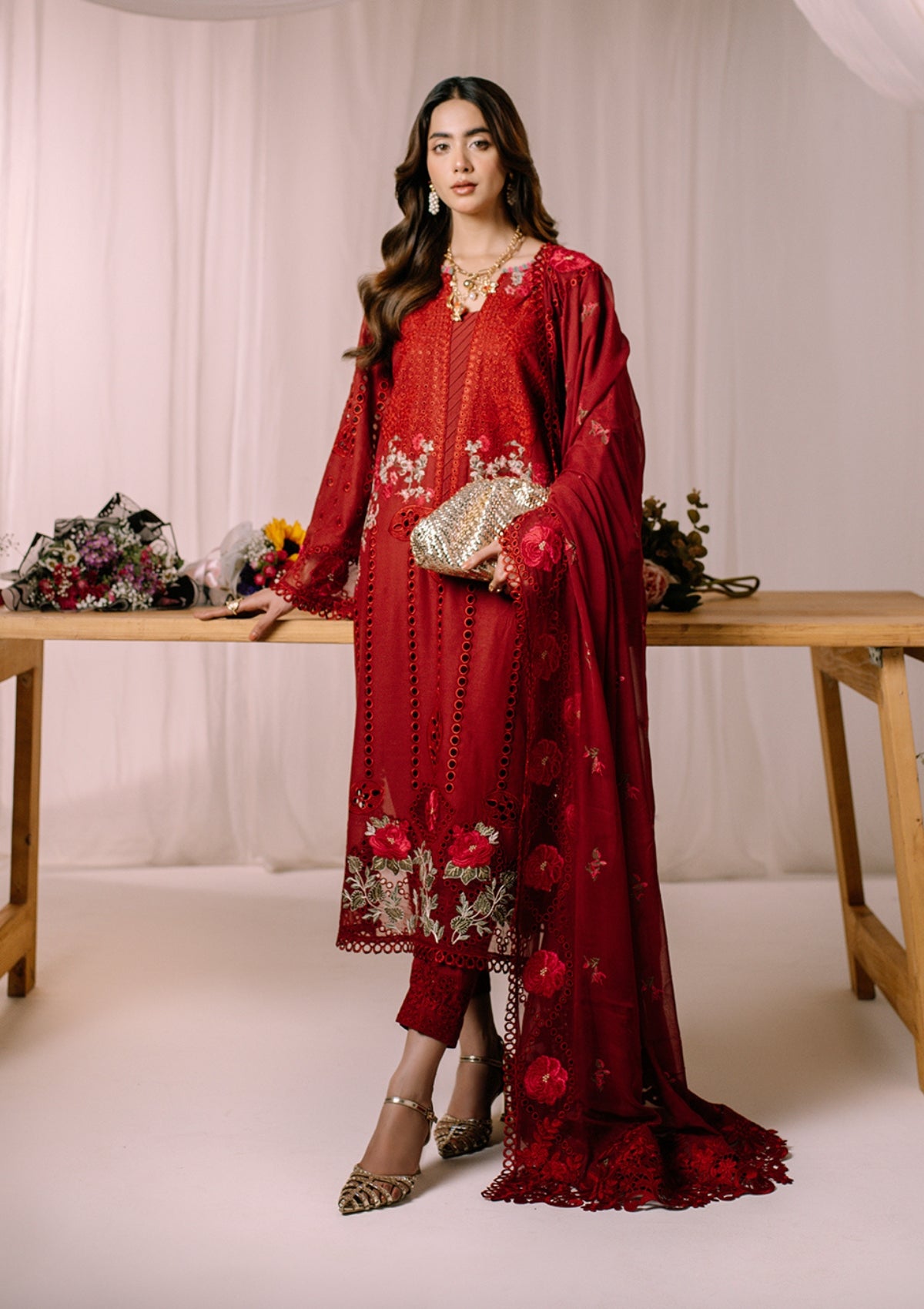 3 PC EMBROIDERED LAWN SUIT - BG858