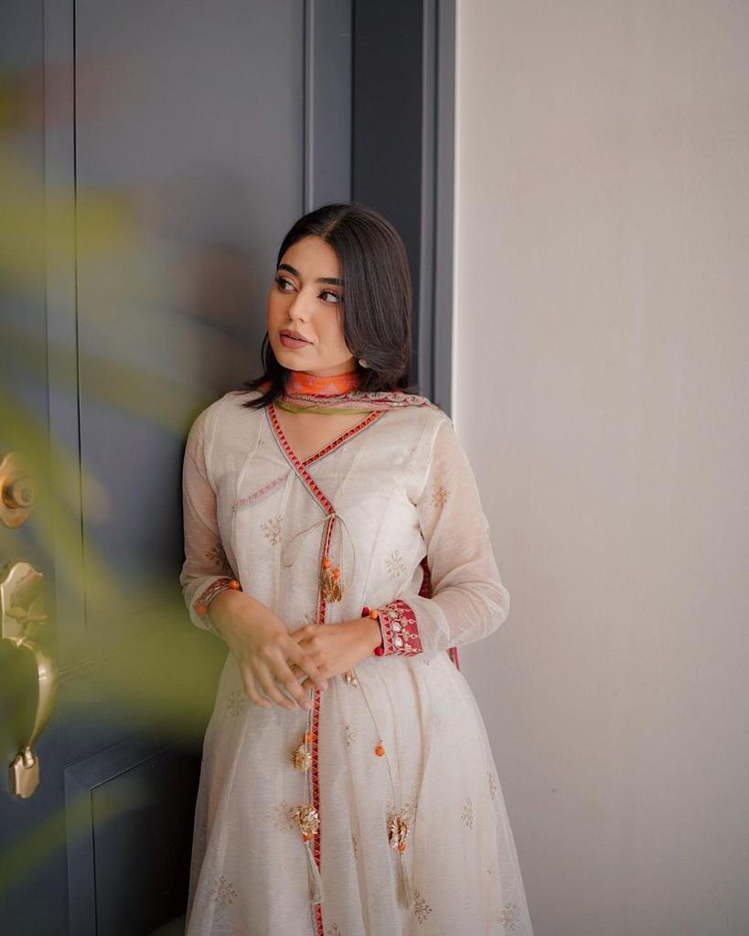 3 PIECE-EMBROIDERED LAWN SUIT-BG567