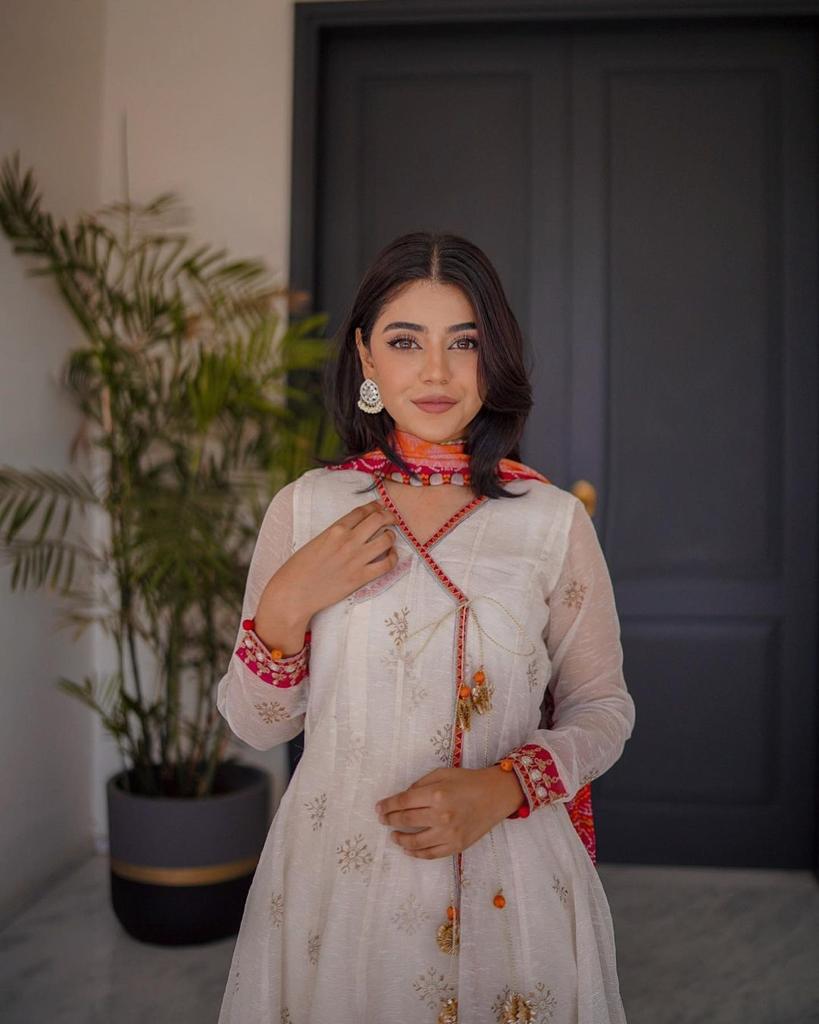 3 PIECE-EMBROIDERED LAWN SUIT-BG567