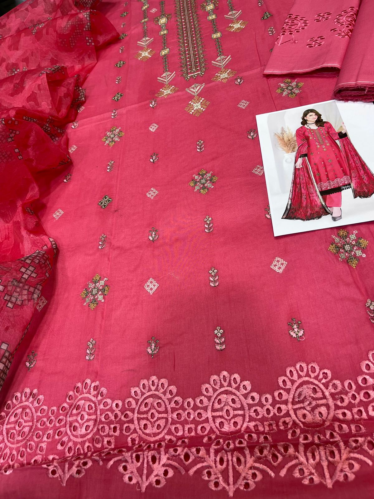 3 PIECE-EMBROIDERED CAMBRIC SUIT-BG108