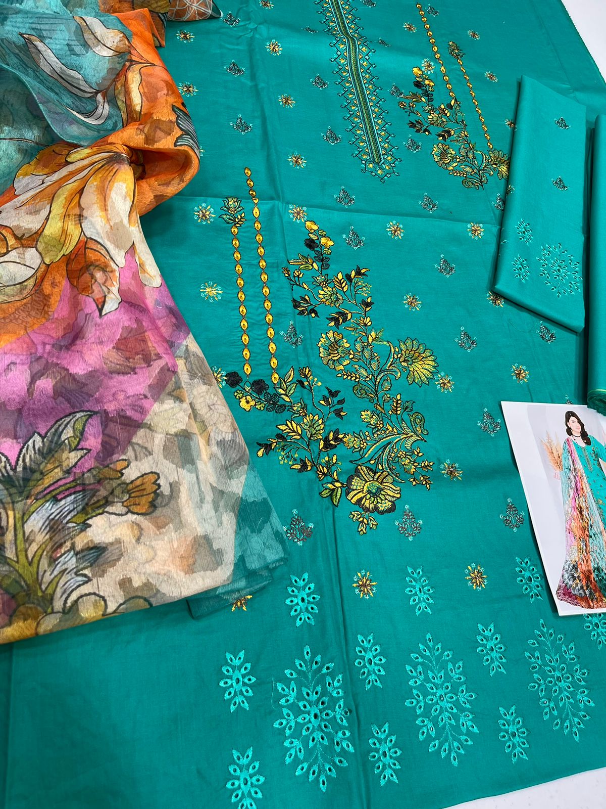 3 PIECE-EMBROIDERED CAMBRIC SUIT-BG110