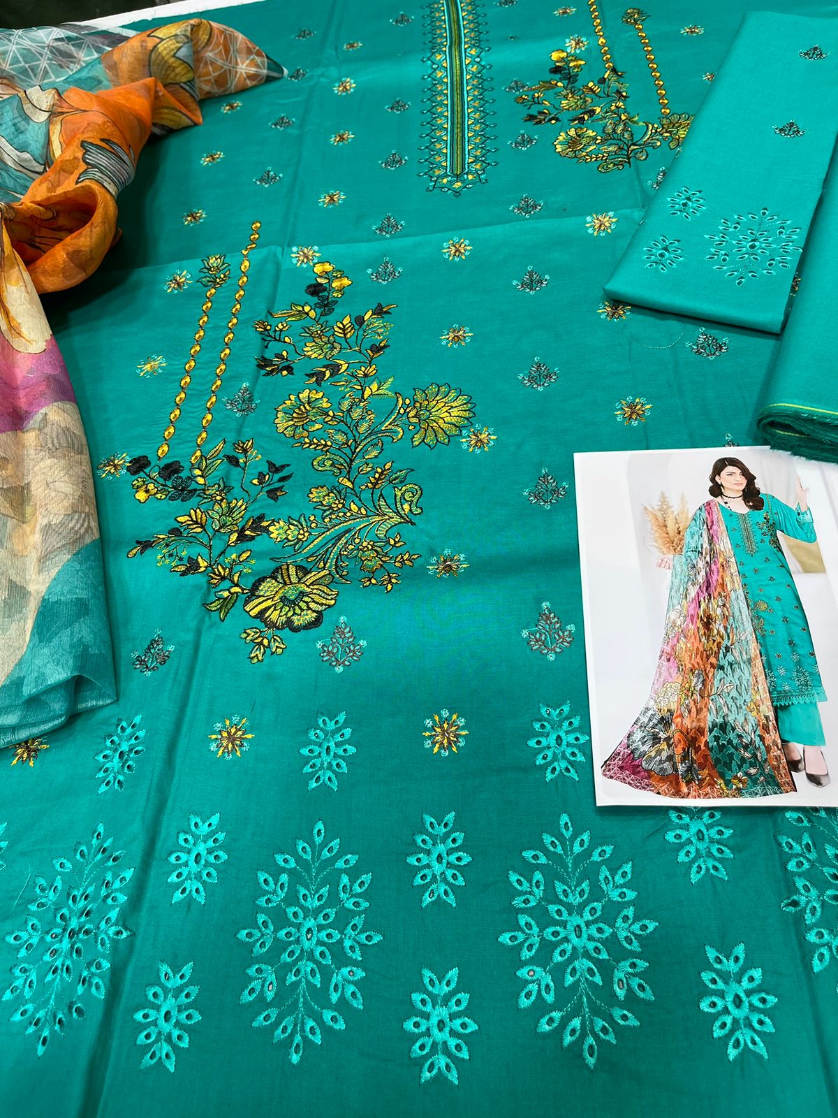 3 PIECE-EMBROIDERED CAMBRIC SUIT-BG110