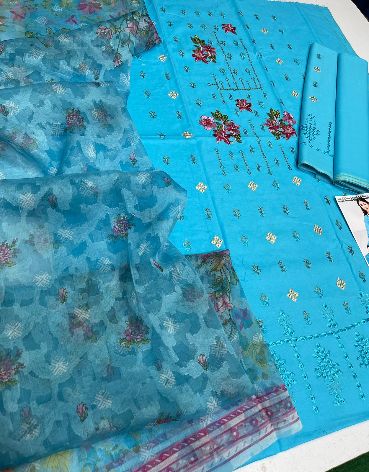 3 PIECE-EMBROIDERED CAMBRIC SUIT-BG107