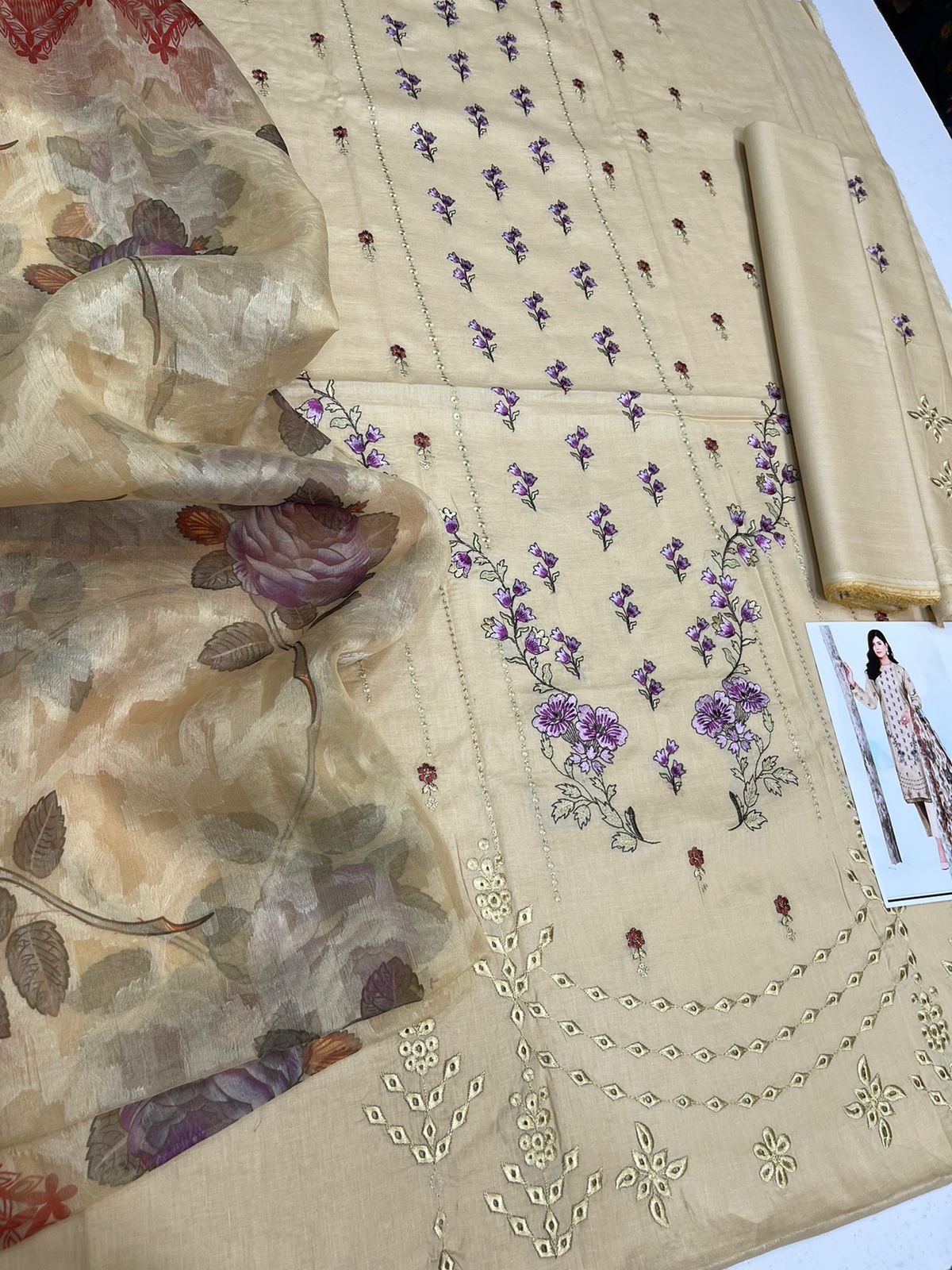 3 PIECE-EMBROIDERED CAMBRIC SUIT-BG101