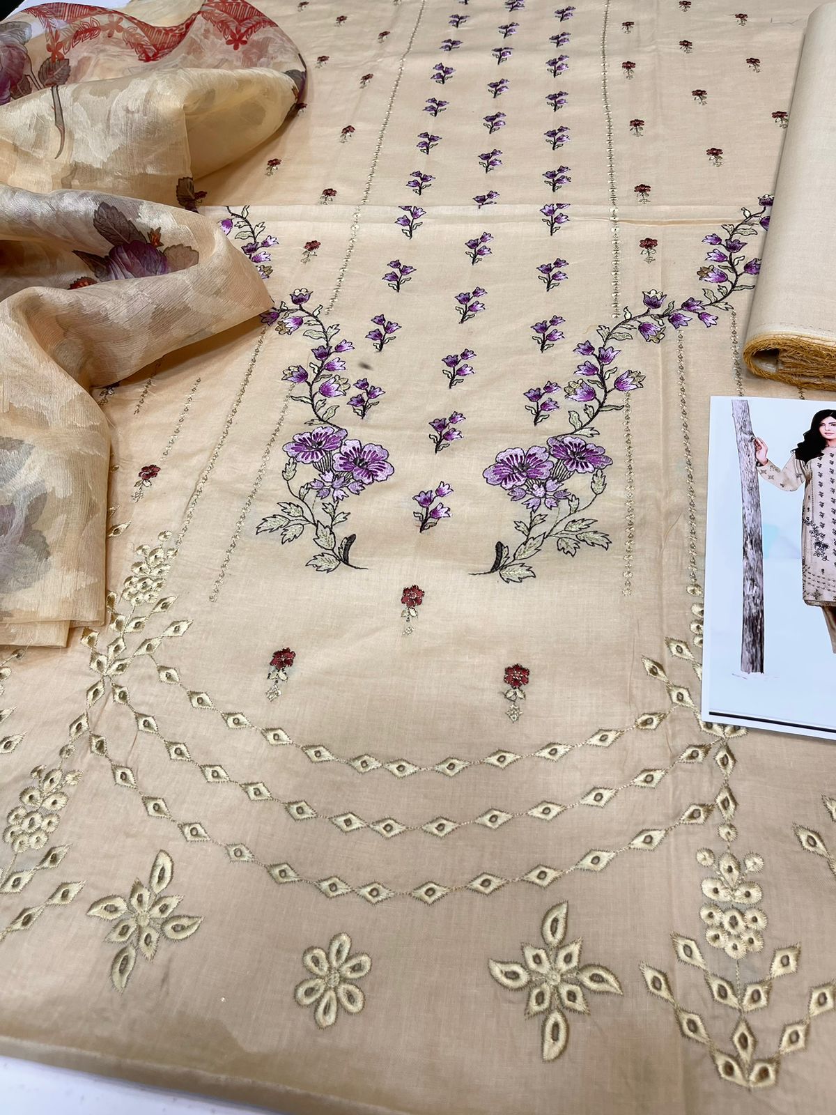 3 PIECE-EMBROIDERED CAMBRIC SUIT-BG101