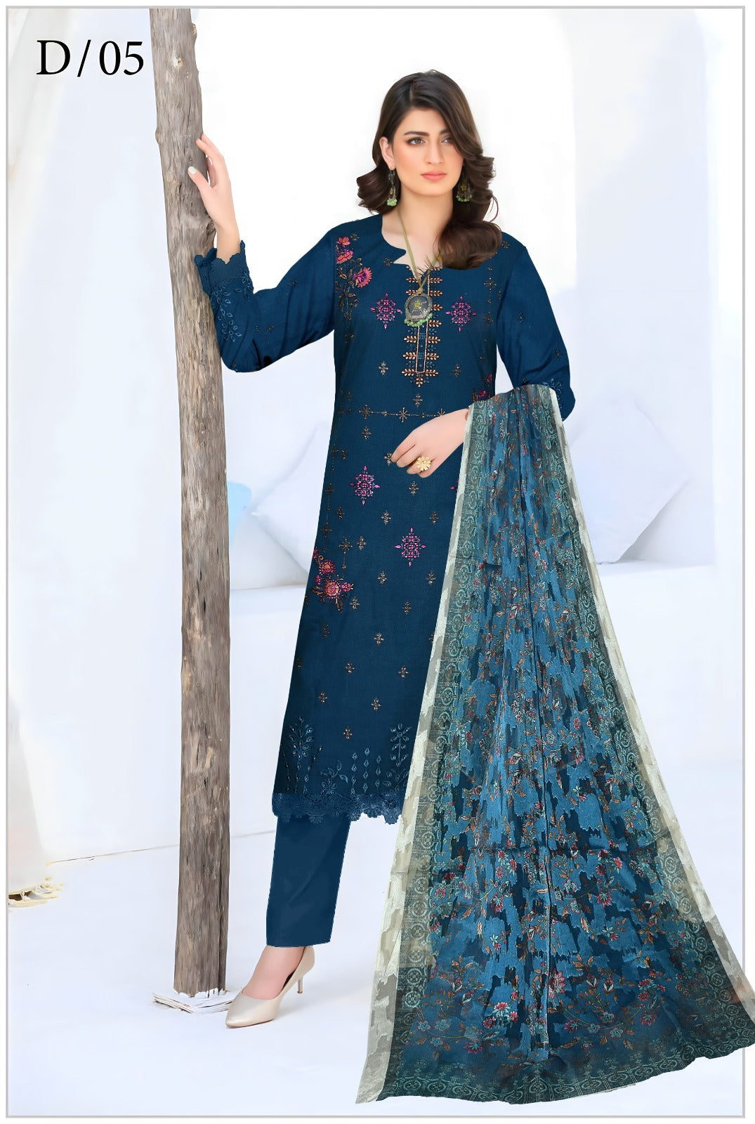 3 PIECE-EMBROIDERED CAMBRIC SUIT-BG105