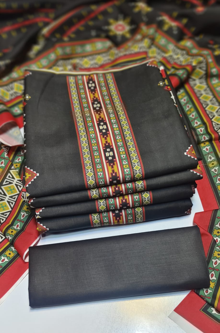 BIN GULZAR-3PC LAWN PRINTED -BG02