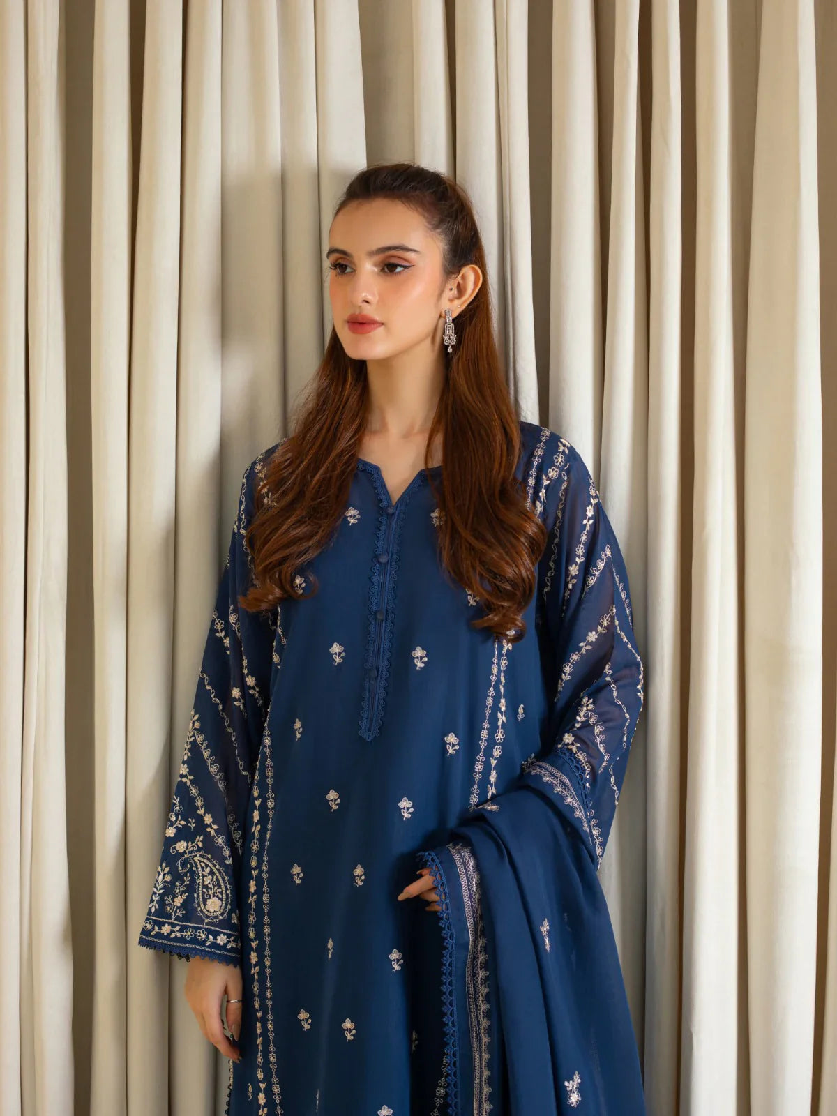 3 PC EMBROIDERED SUIT-BG584