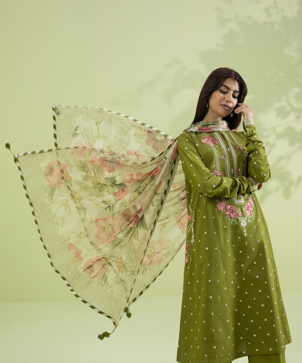 3 PC EMBROIDERED DHANAK SUIT - BG825