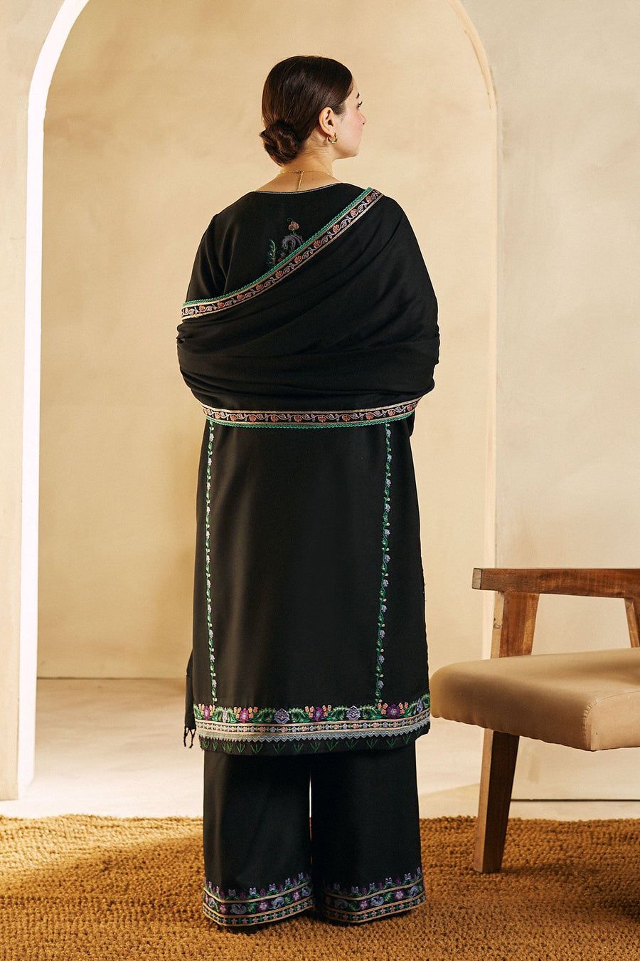 EMBROIDERED LAWN 3PC SUIT-BG662