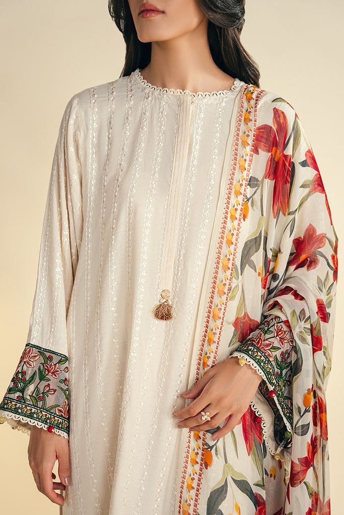LUSTROUS PETAL-BG761
