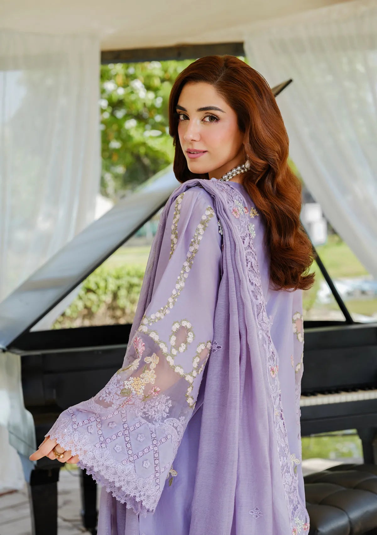 3PC EMBROIDERED LAWN SUIT - BG892